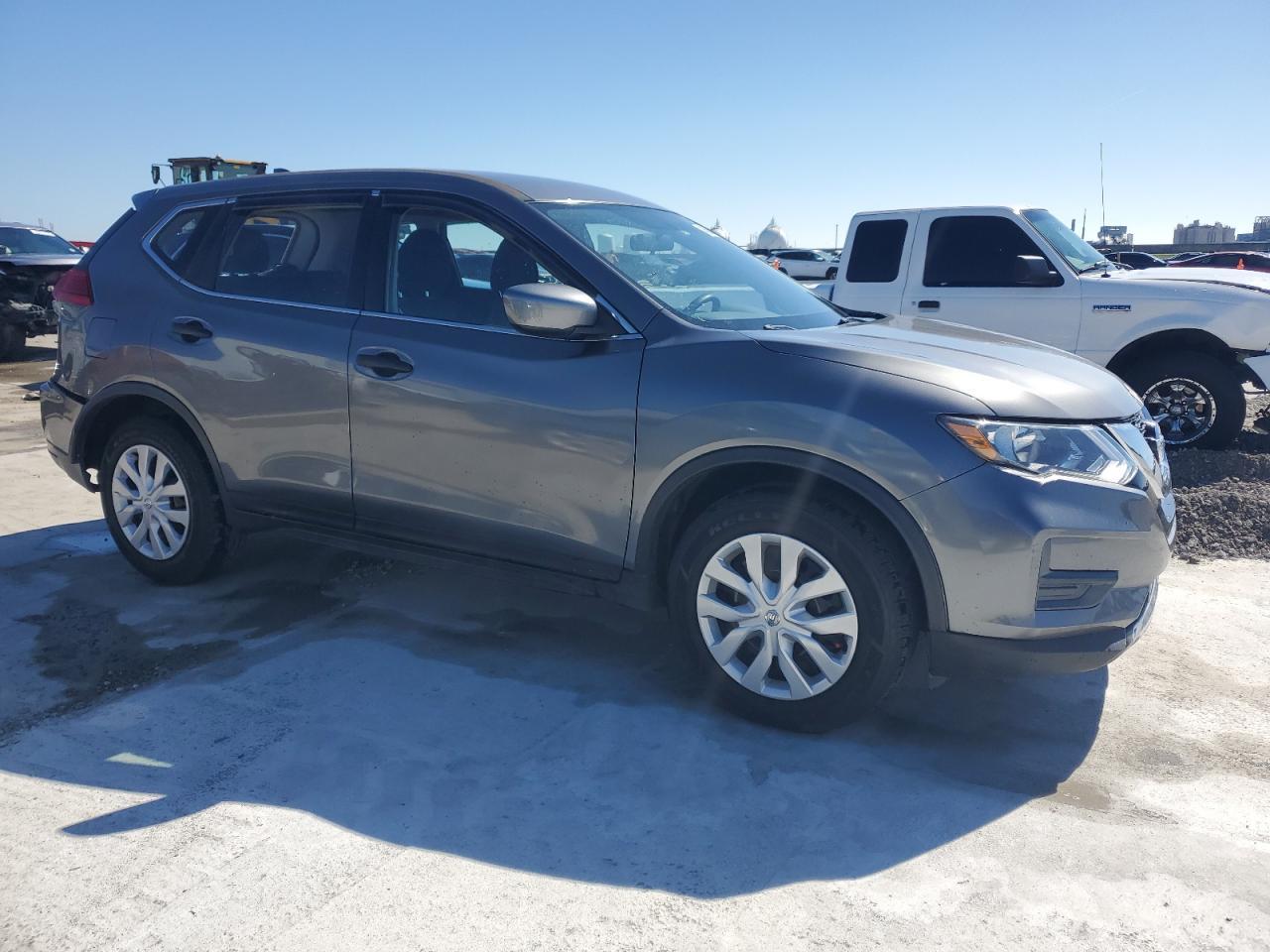 2017 NISSAN ROGUE S - Image 4