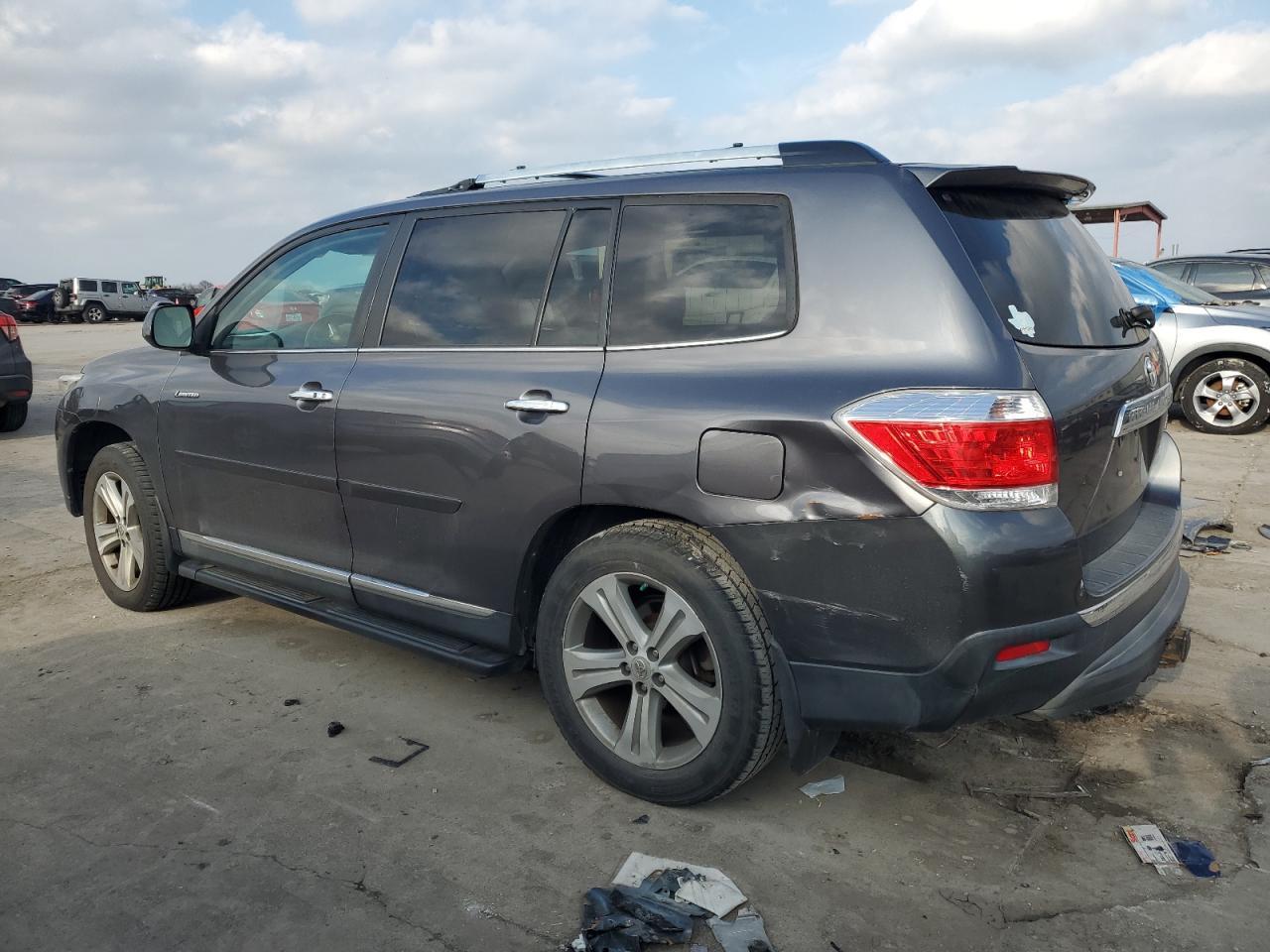 2012 TOYOTA HIGHLANDER - Image 2