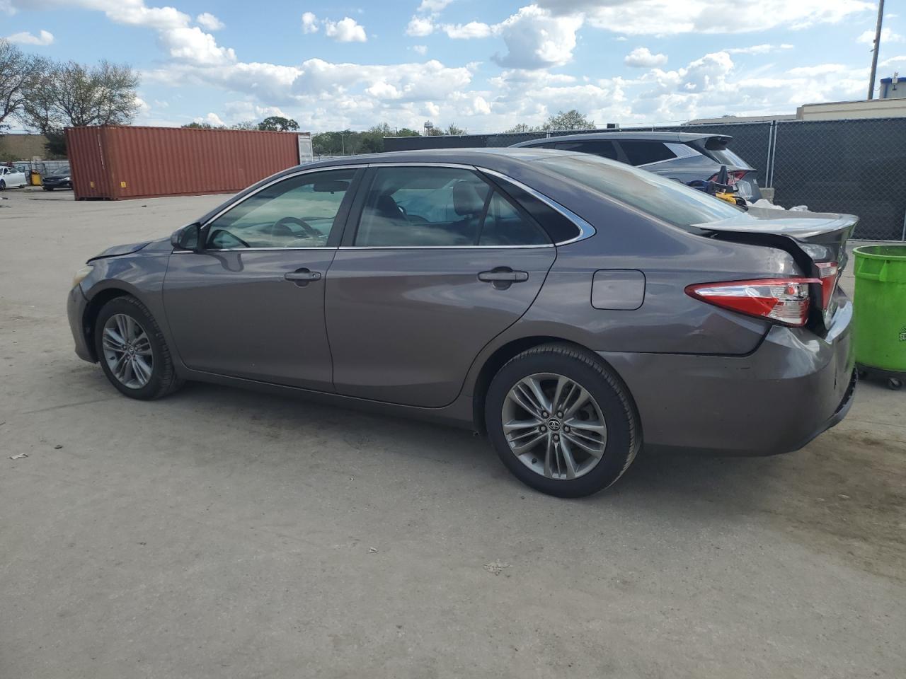2015 TOYOTA CAMRY LE - Image 2