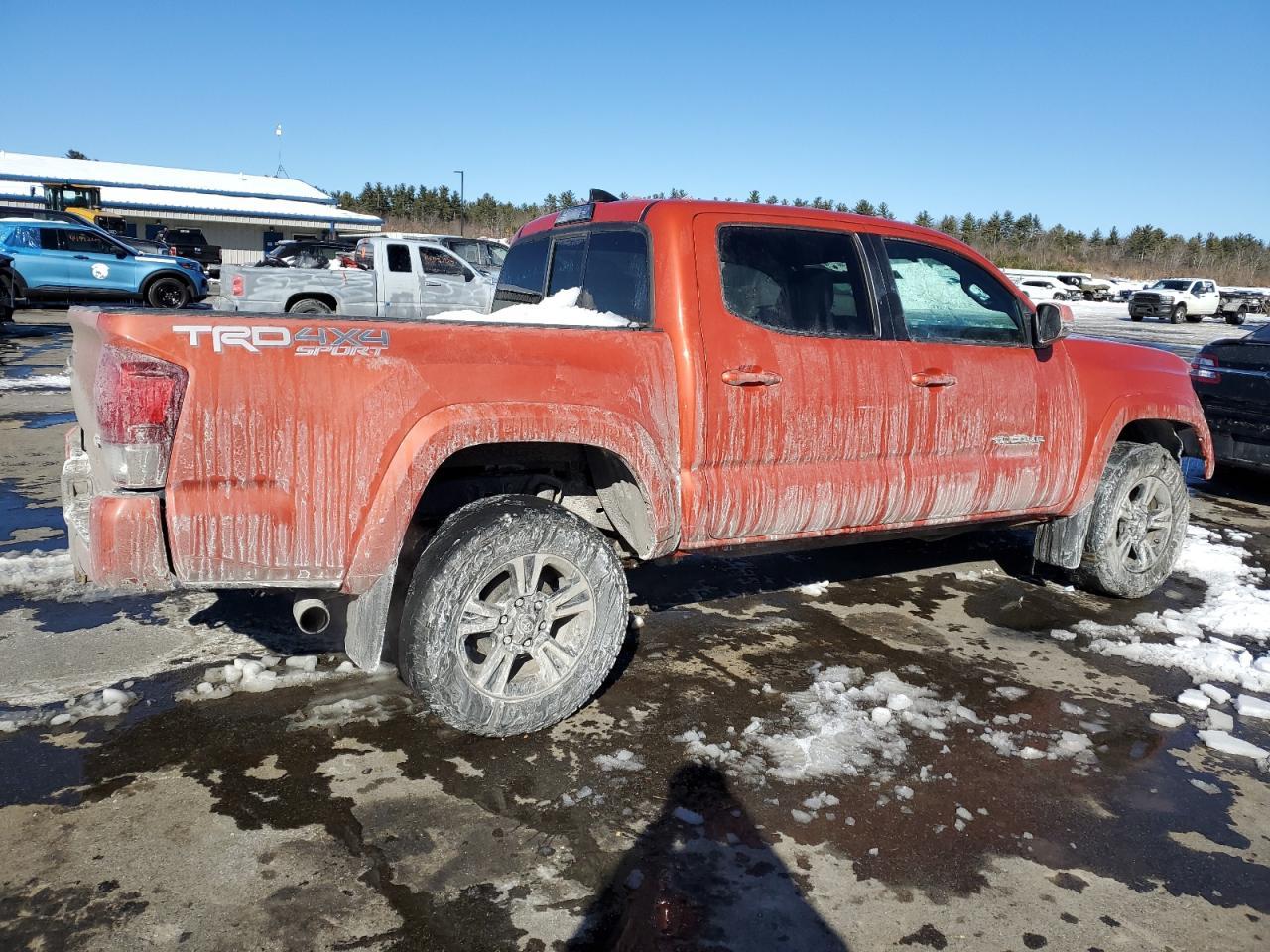 2016 TOYOTA TACOMA DOU - Фото 3