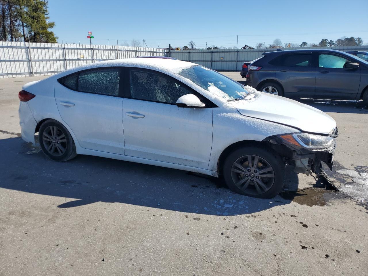 2018 HYUNDAI ELANTRA SE - Image 4