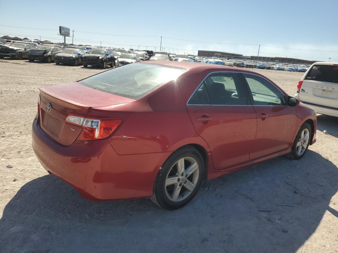 2014 TOYOTA CAMRY L - Фото 3