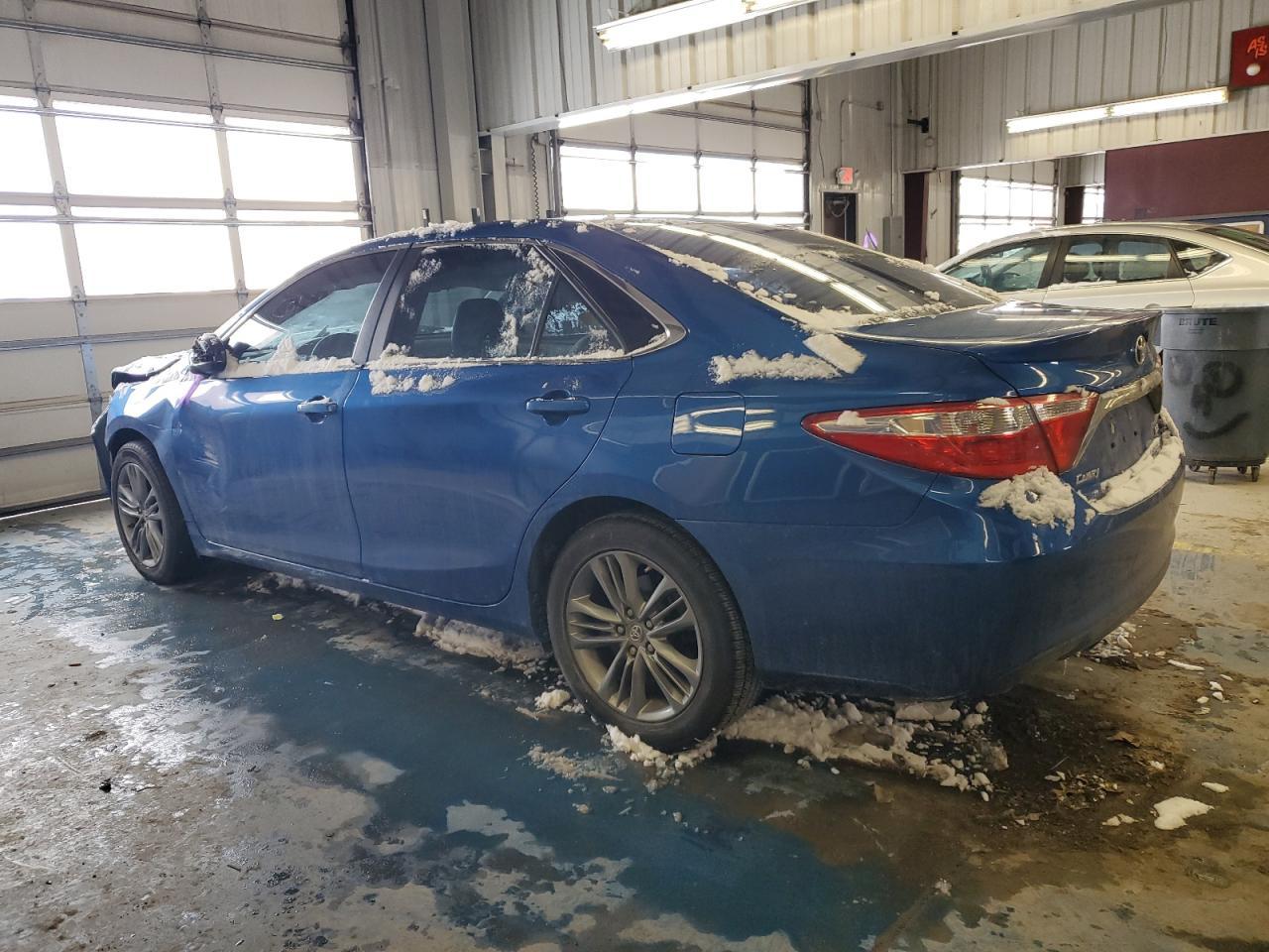 2017 TOYOTA CAMRY LE - Фото 2