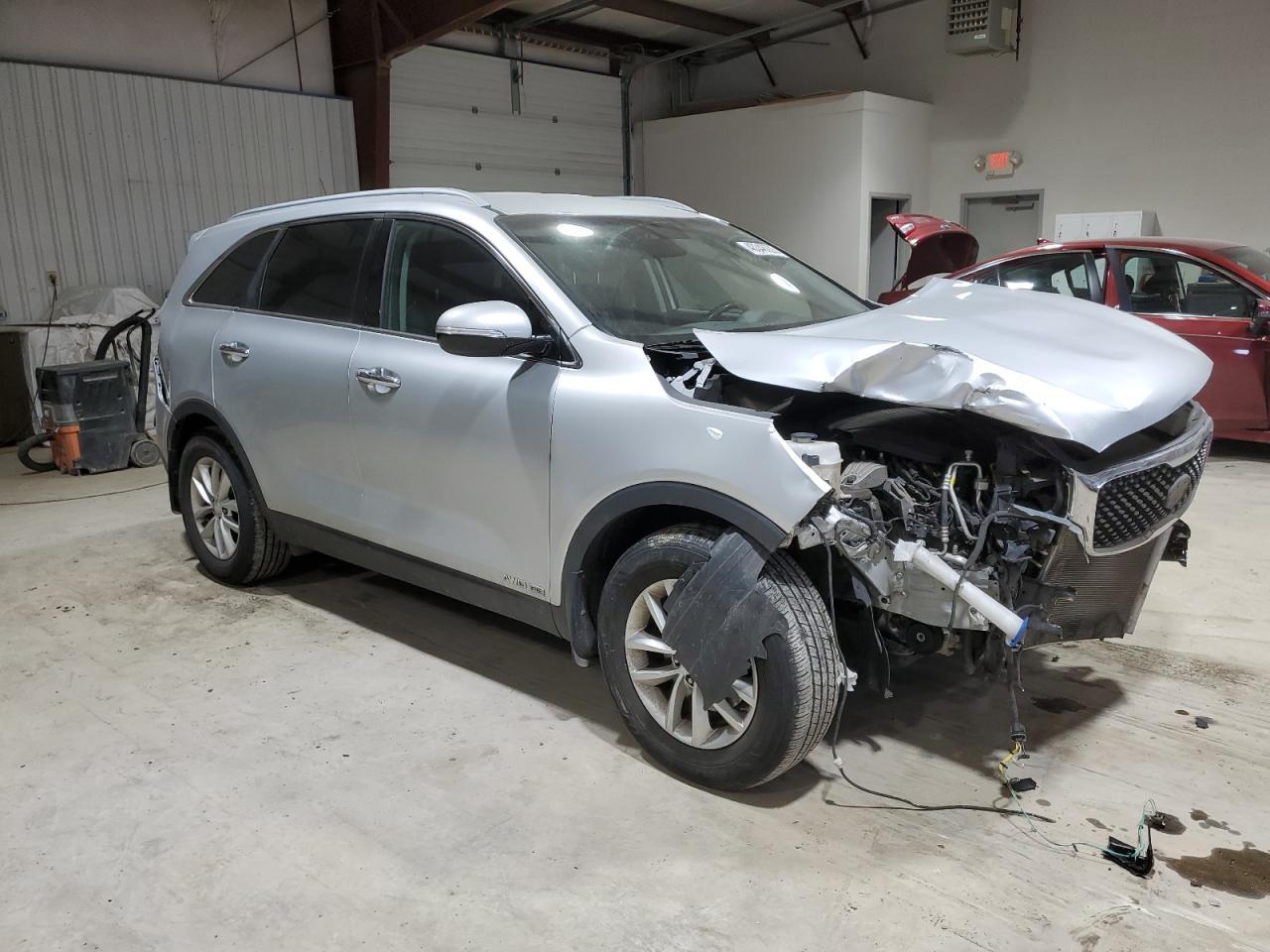 2016 KIA SORENTO LX - Image 4