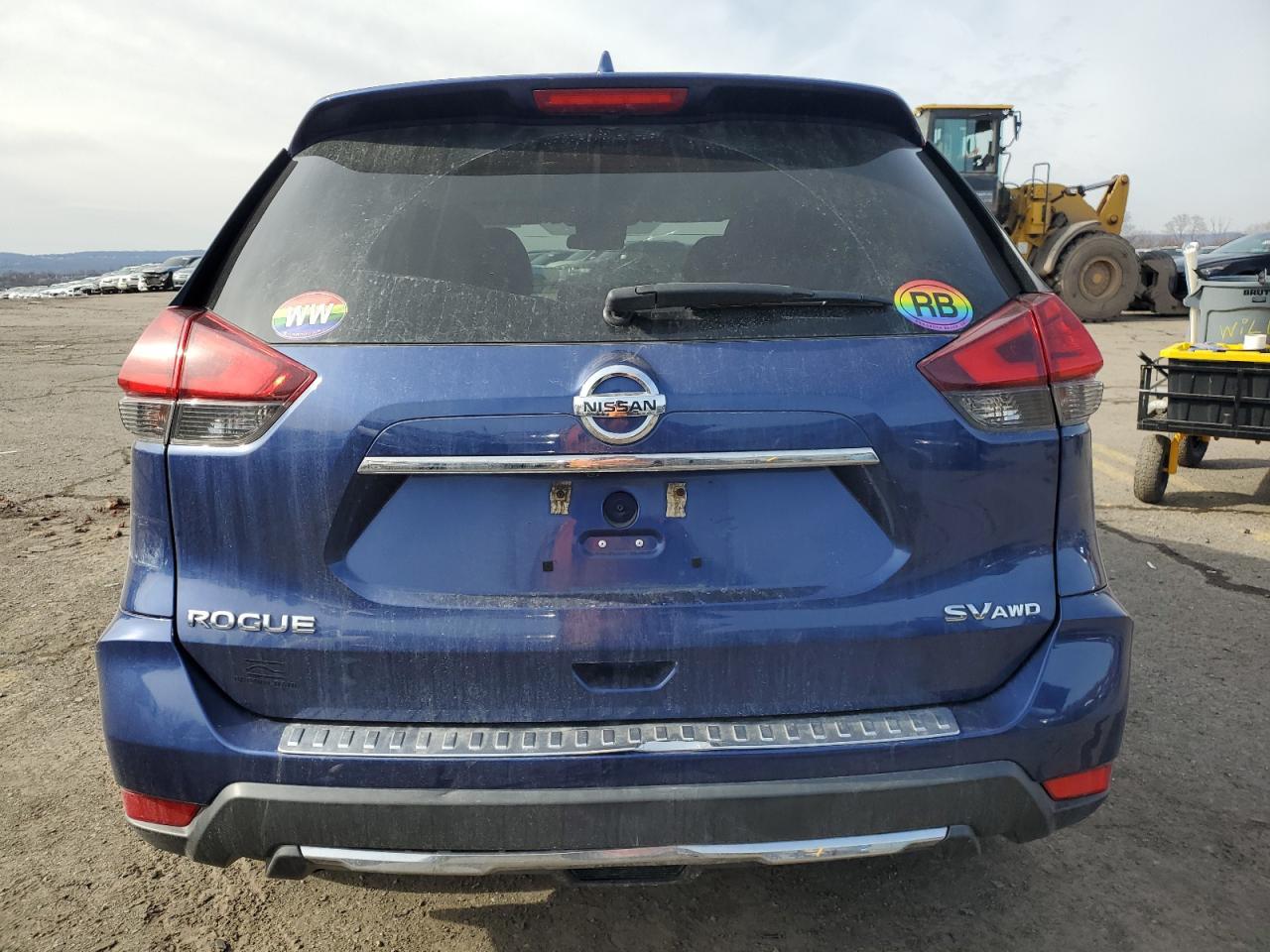 2017 NISSAN ROGUE SV - Image 6