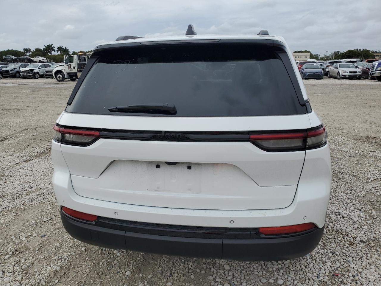 2024 JEEP GRAND CHER - Image 6
