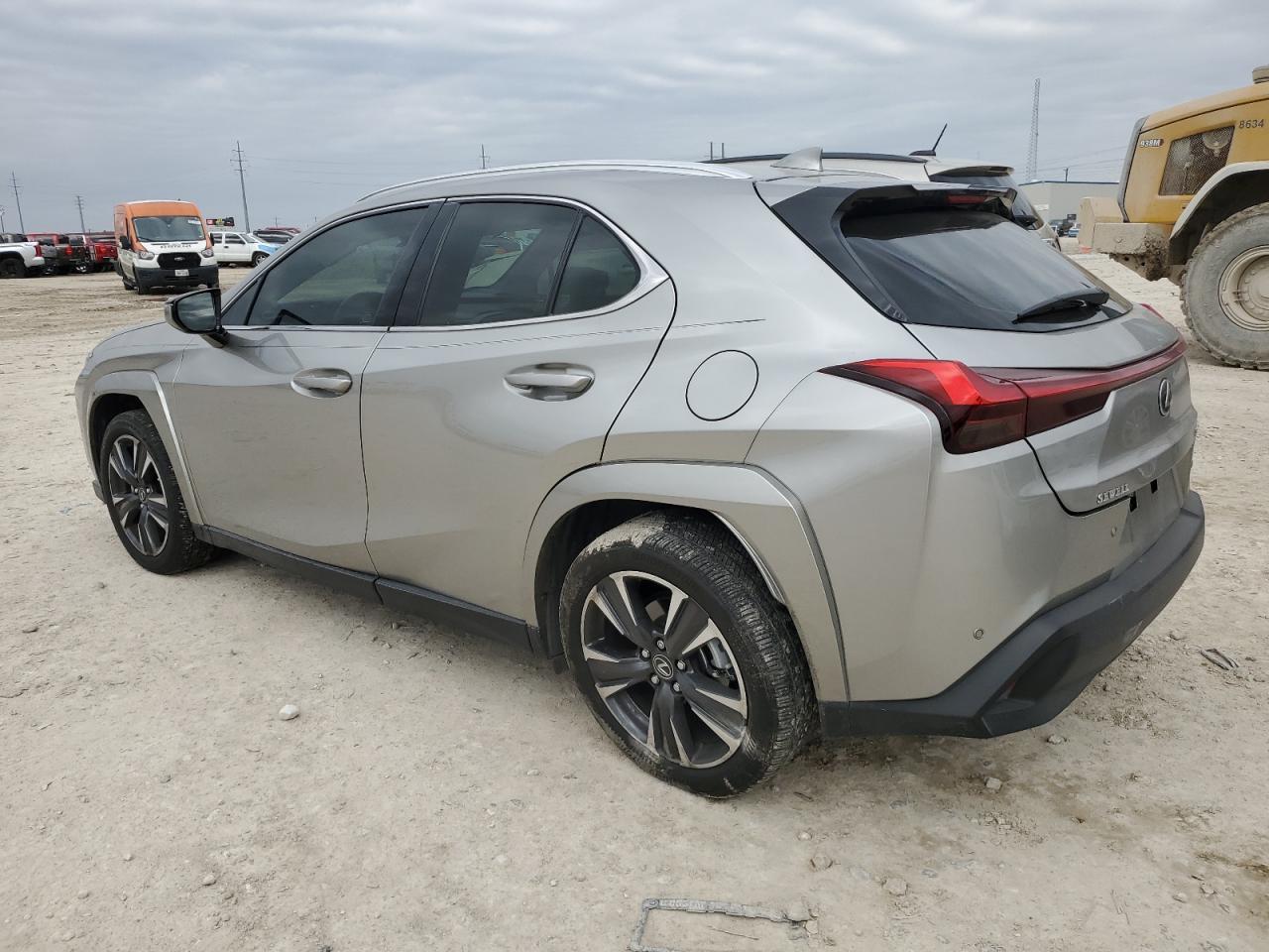 2022 LEXUS UX 200 BAS - Image 2
