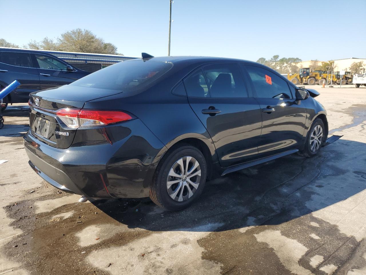 2022 TOYOTA COROLLA LE - Image 3