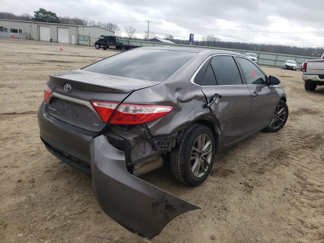 2016 TOYOTA CAMRY LE - Фото 3