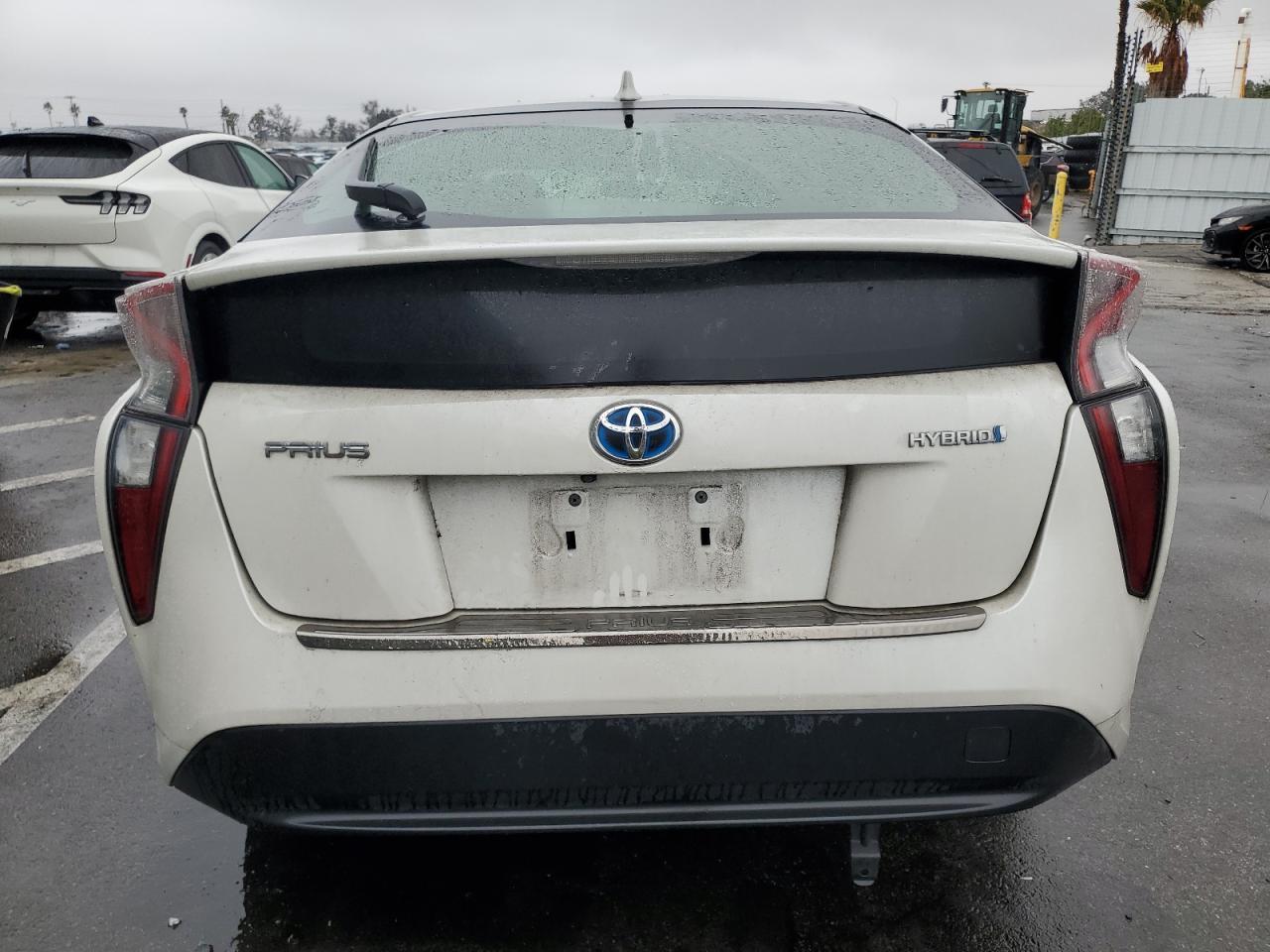 2016 TOYOTA PRIUS - Image 6