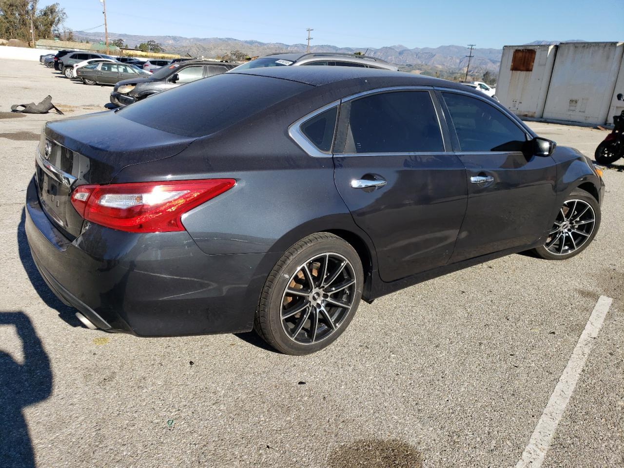 2017 NISSAN ALTIMA 2.5 - Фото 3