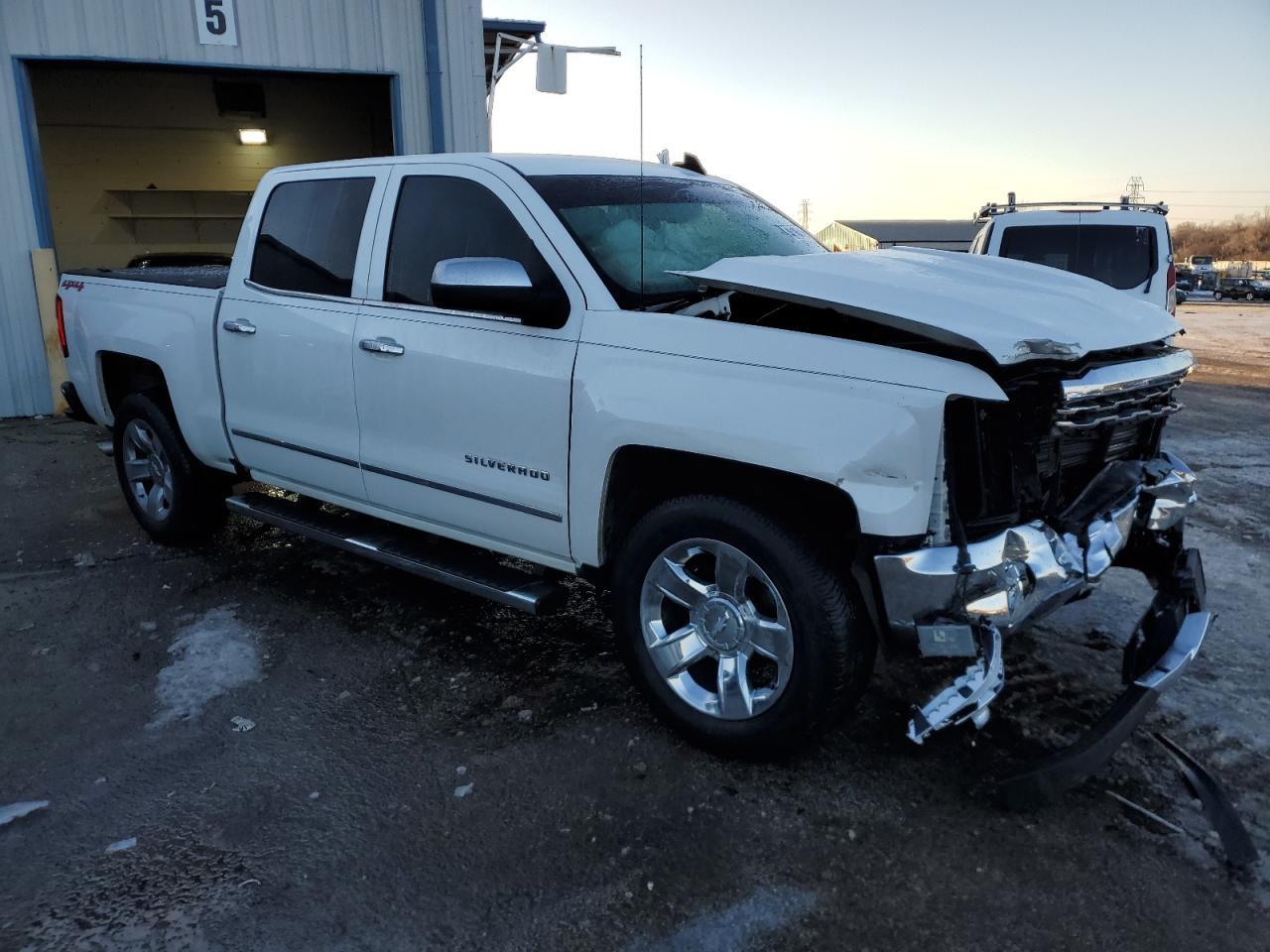 2017 CHEVROLET SILVERADO - Image 4