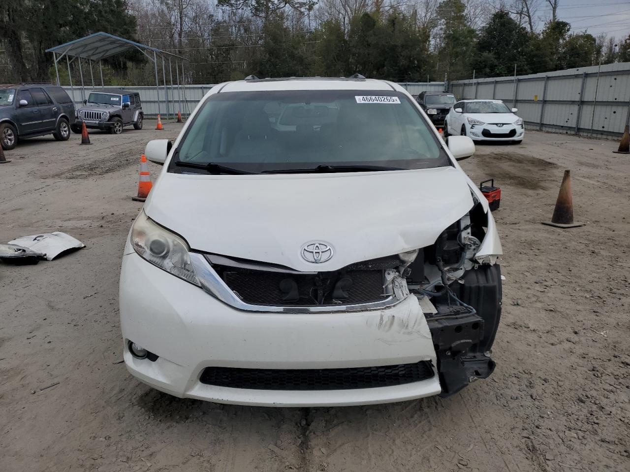 2015 TOYOTA SIENNA XLE - Фото 5