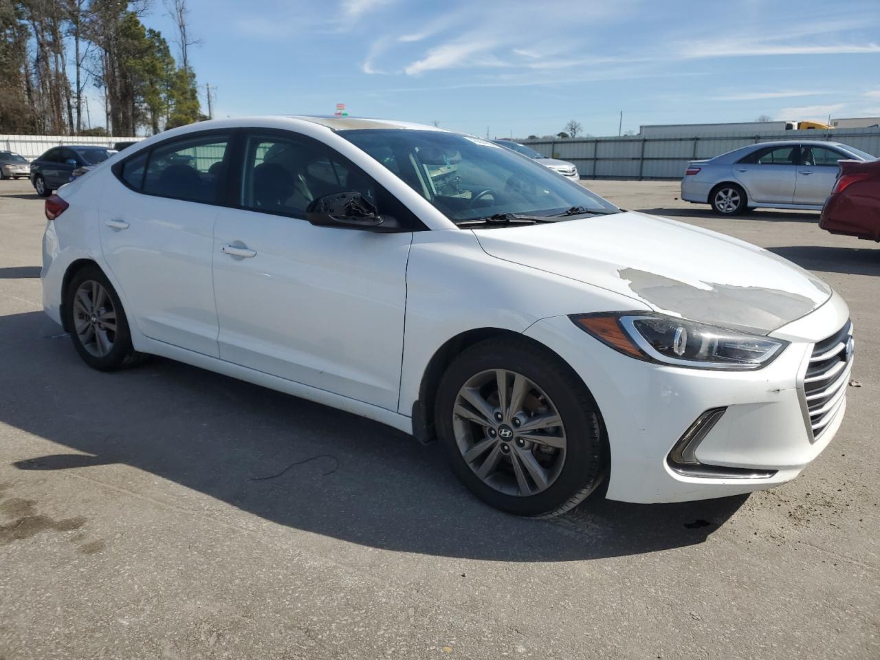 2018 HYUNDAI ELANTRA SE - Image 4