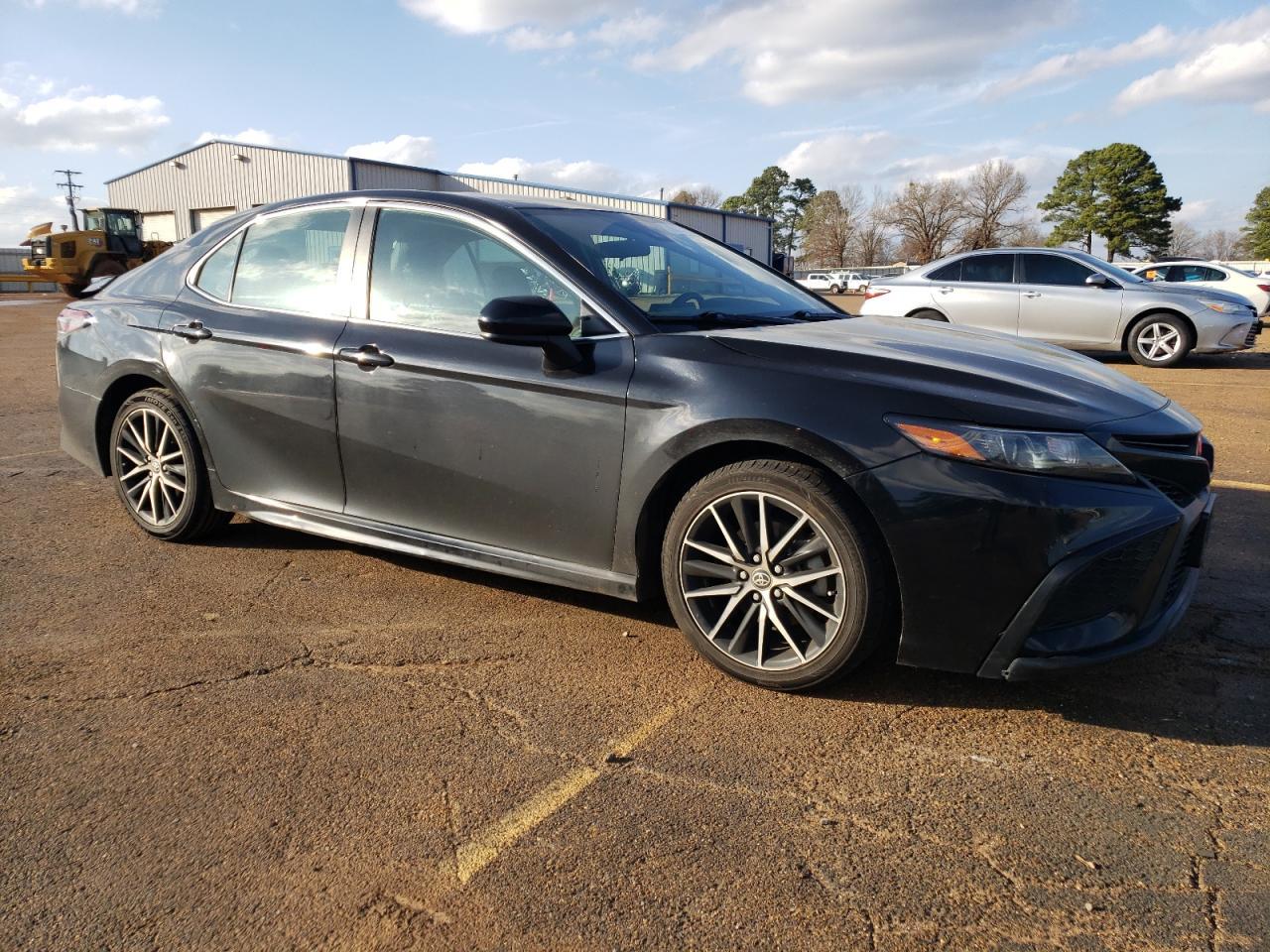 2021 TOYOTA CAMRY SE - Фото 4
