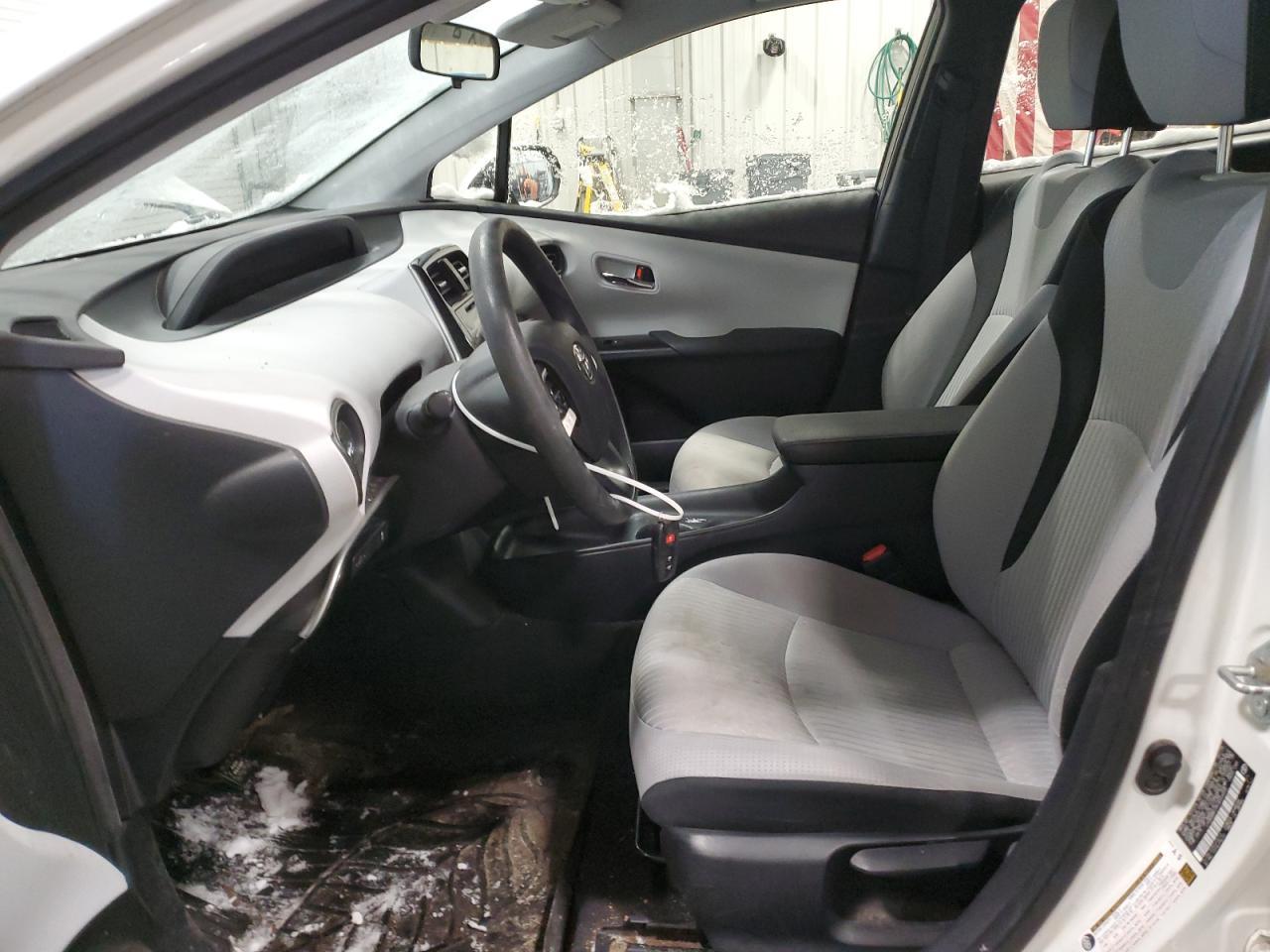 2016 TOYOTA PRIUS - Фото 7