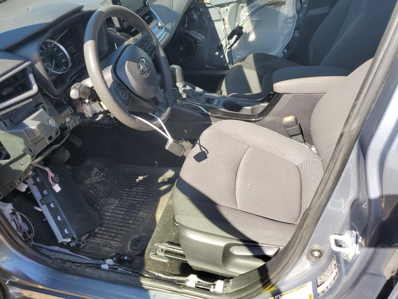 2022 TOYOTA COROLLA LE - Фото 7