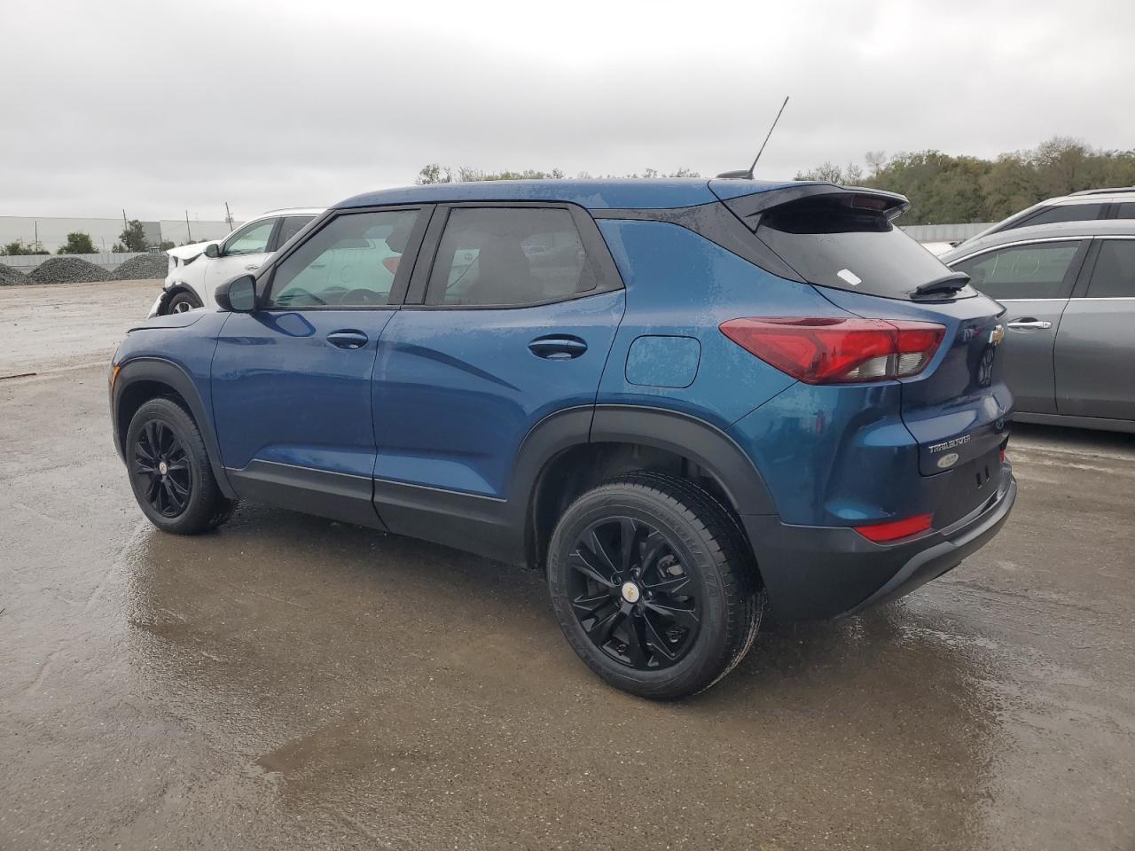 2021 CHEVROLET TRAILBLAZE - Фото 2