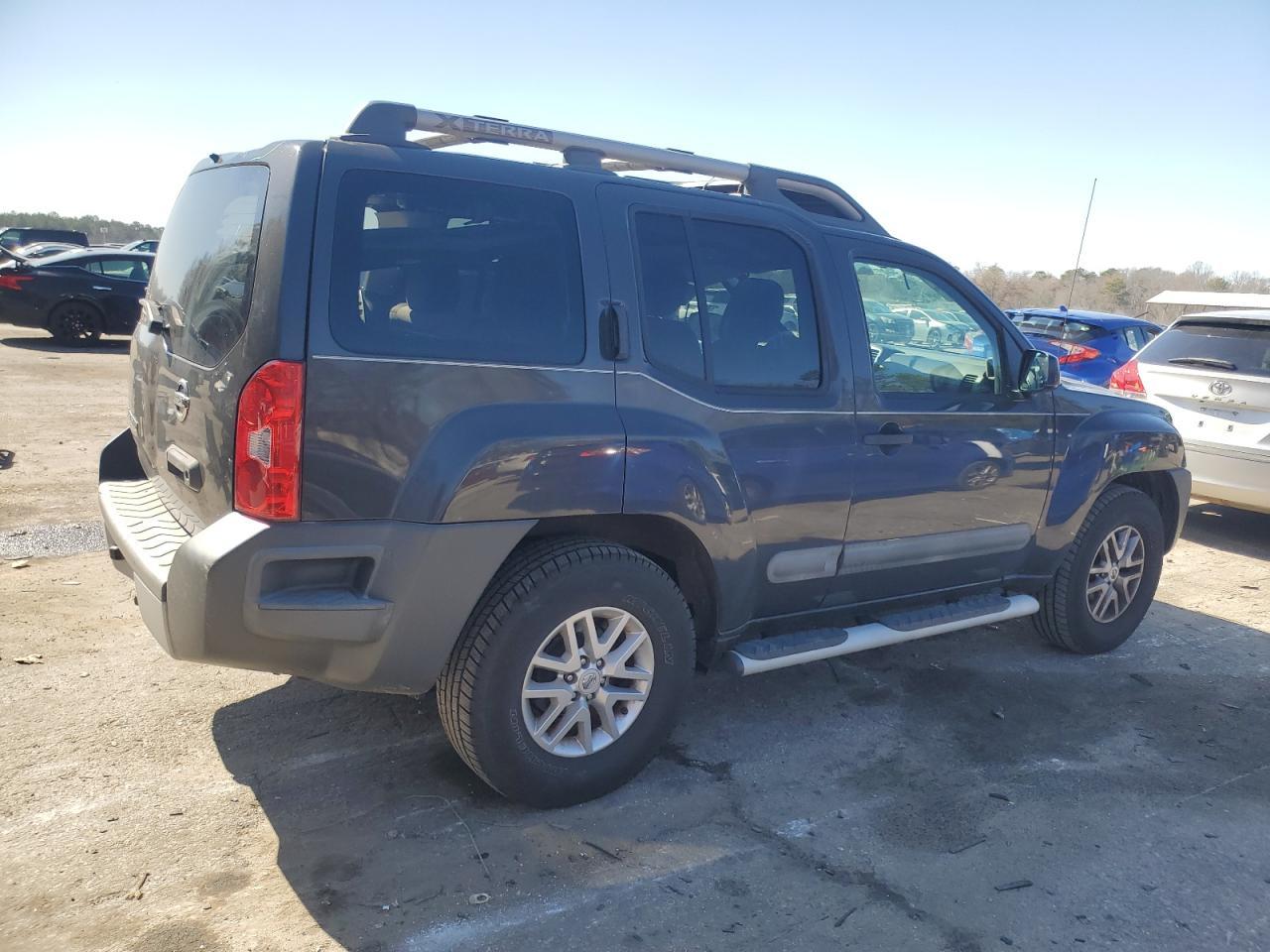2015 NISSAN XTERRA X - Image 3