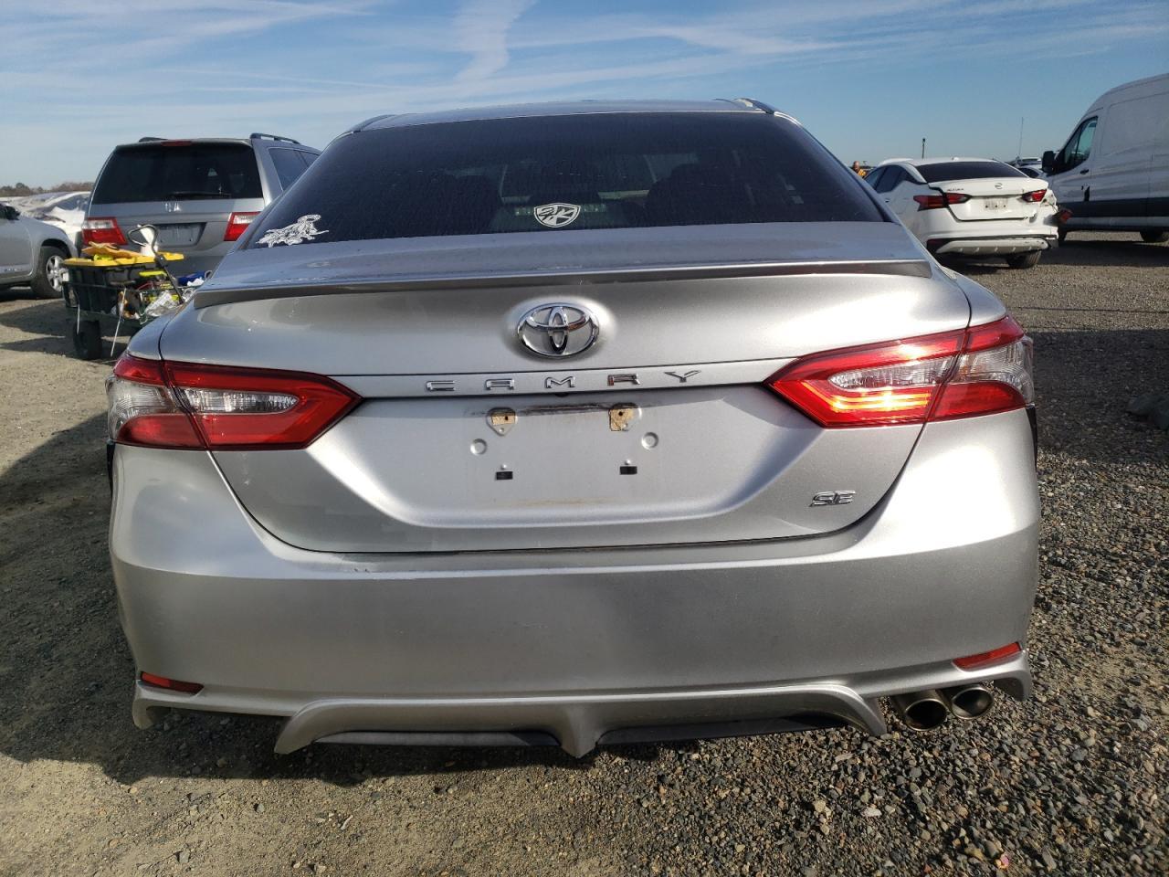 2018 TOYOTA CAMRY L - Фото 6