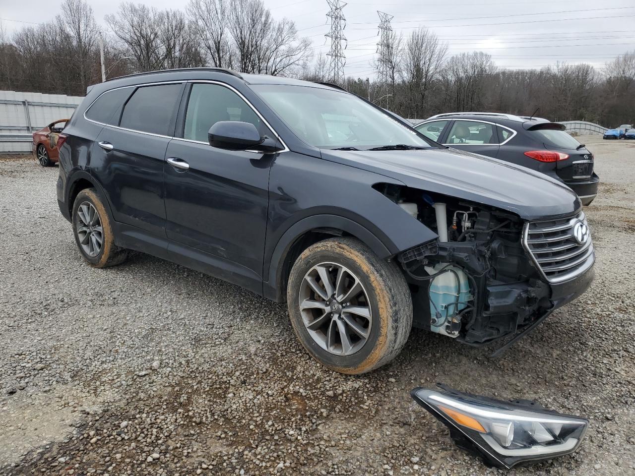 2017 HYUNDAI SANTA FE S - Image 4