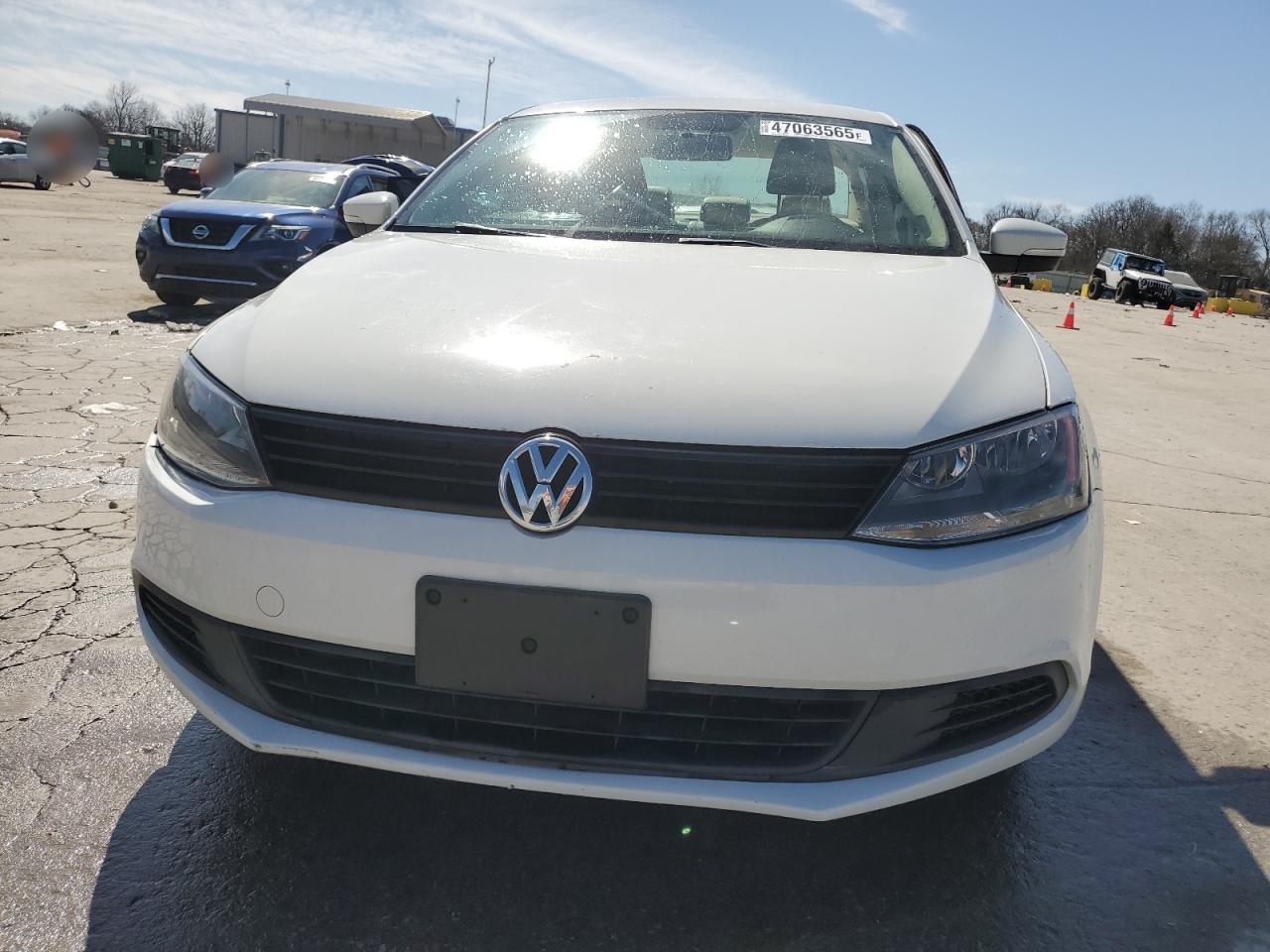 2014 VOLKSWAGEN JETTA SE - Image 5