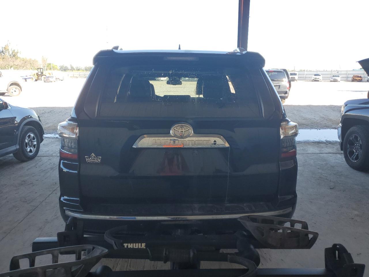 2017 TOYOTA 4RUNNER SR - Image 6