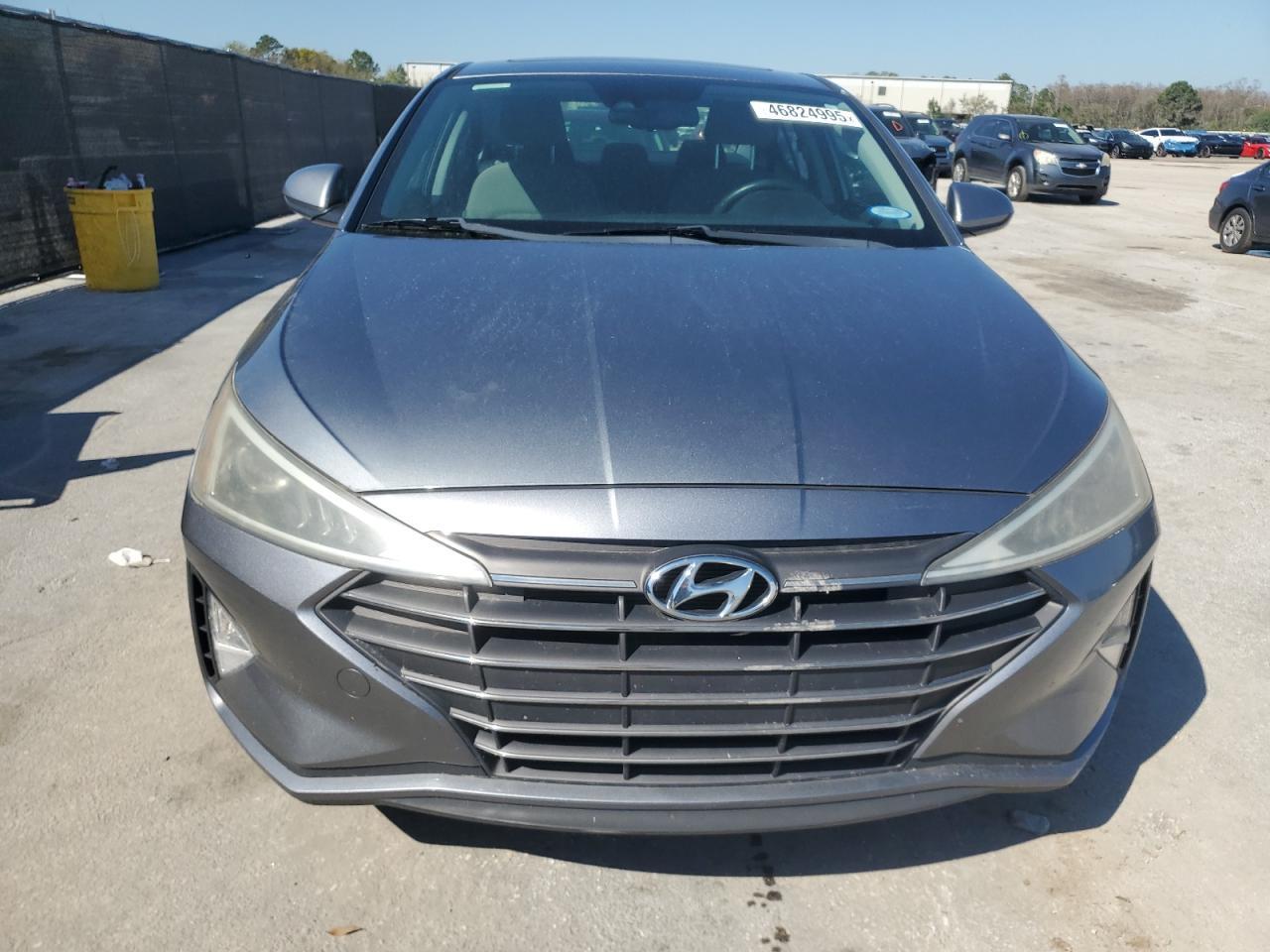 2019 HYUNDAI ELANTRA SE - Фото 5