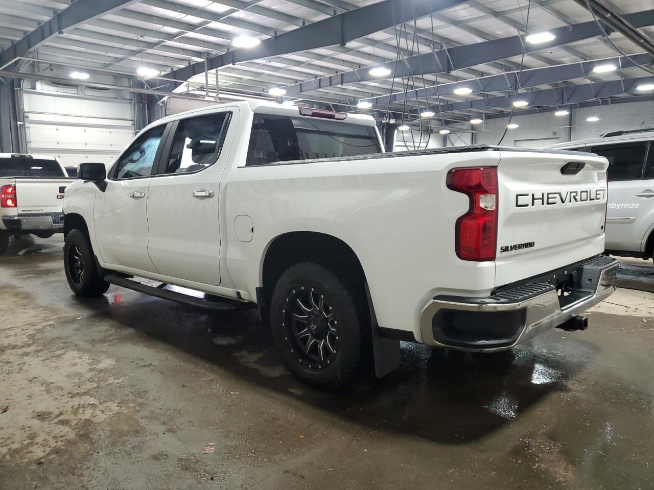 2020 CHEVROLET SILVERADO - Image 2