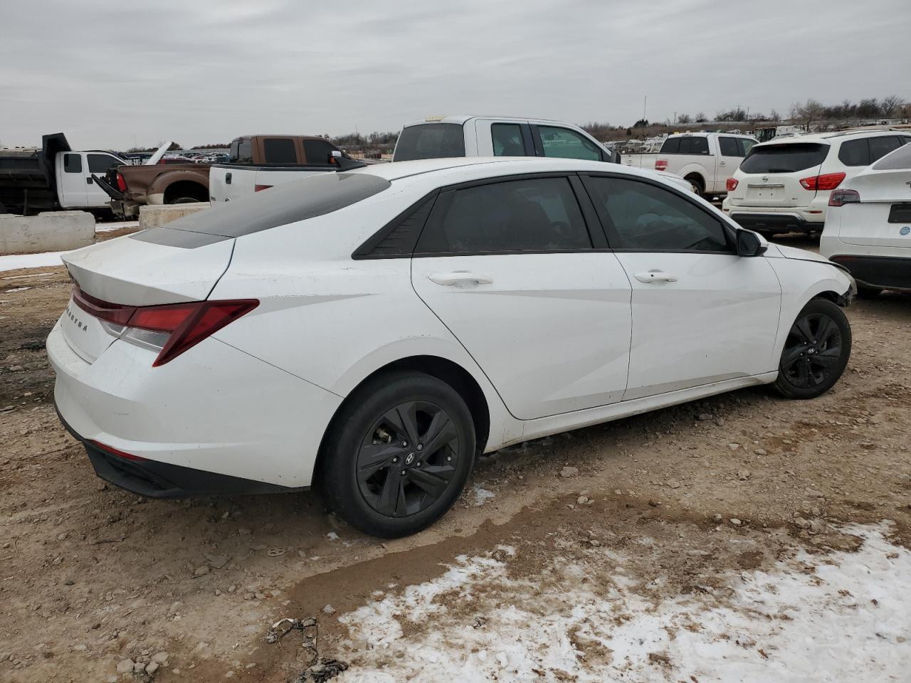 2022 HYUNDAI ELANTRA SE - Фото 3