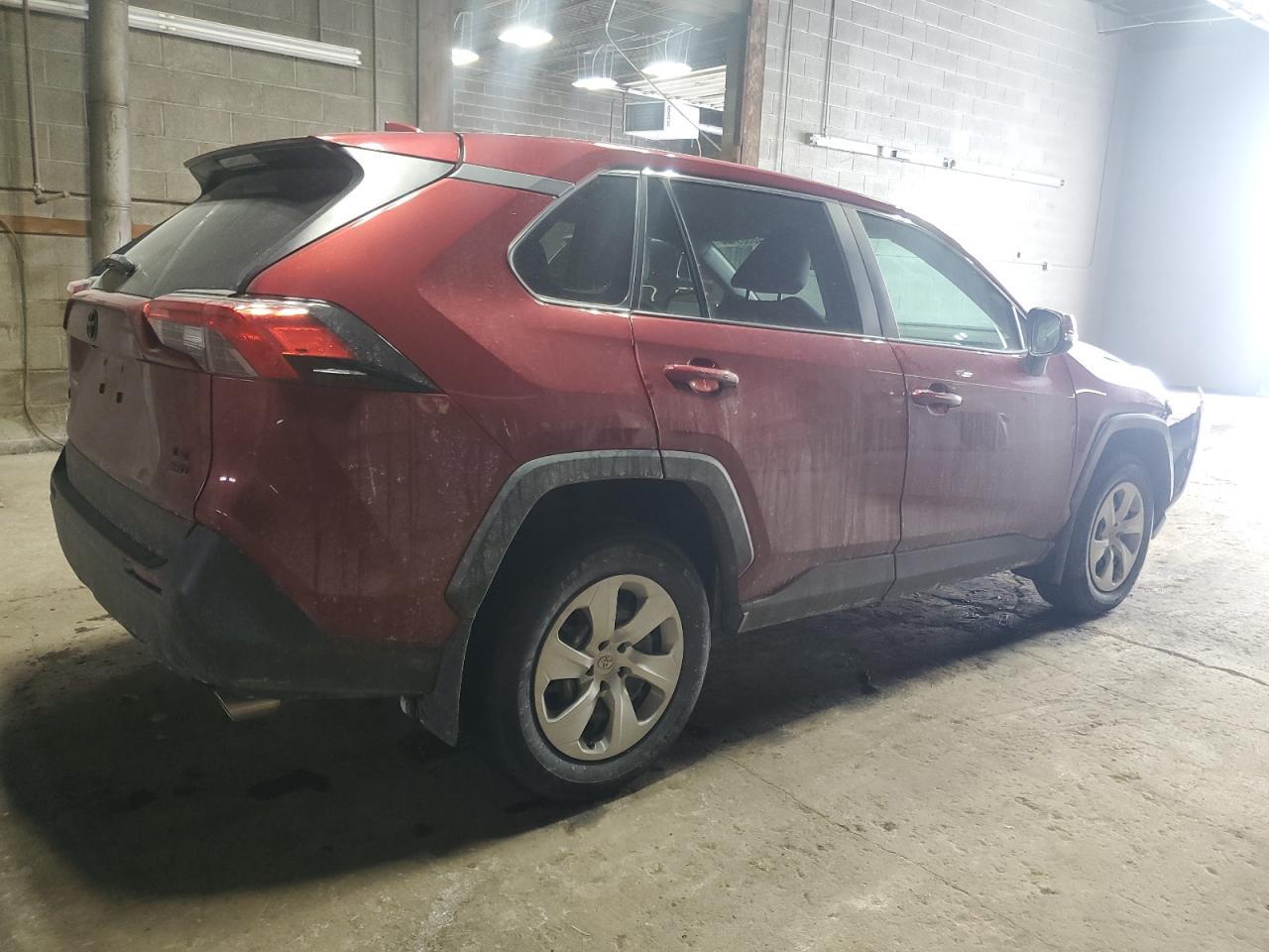2023 TOYOTA RAV4 LE - Фото 3