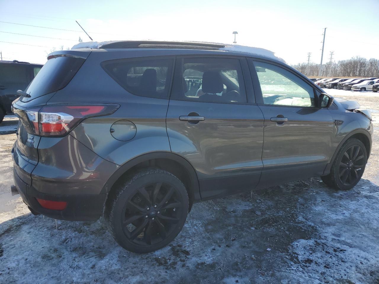 2017 FORD ESCAPE SE - Фото 3