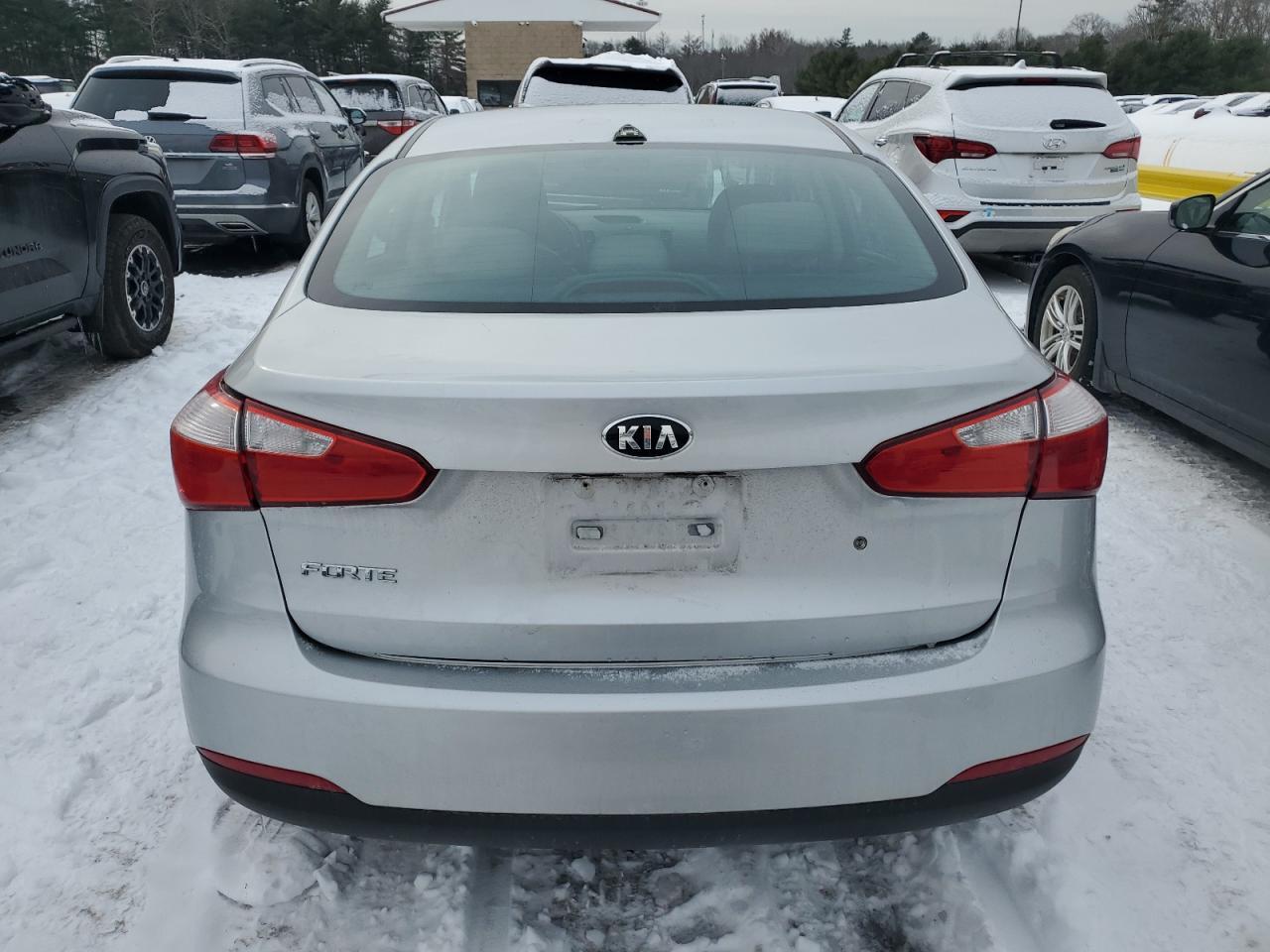 2015 KIA FORTE LX - Фото 6