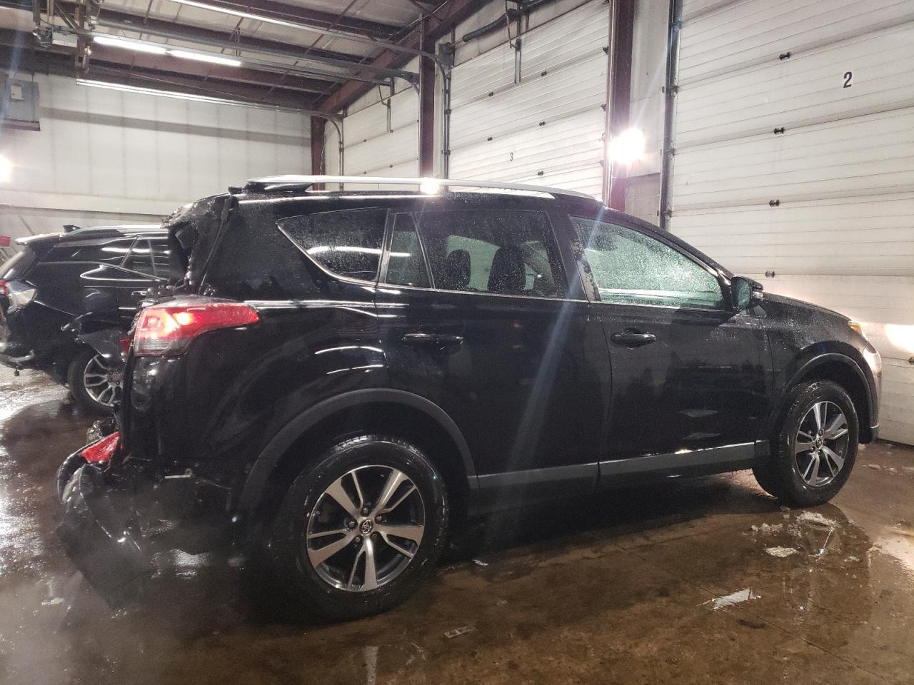 2017 TOYOTA RAV4 XLE - Image 3