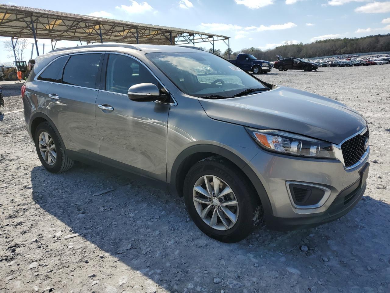 2017 KIA SORENTO LX - Image 4