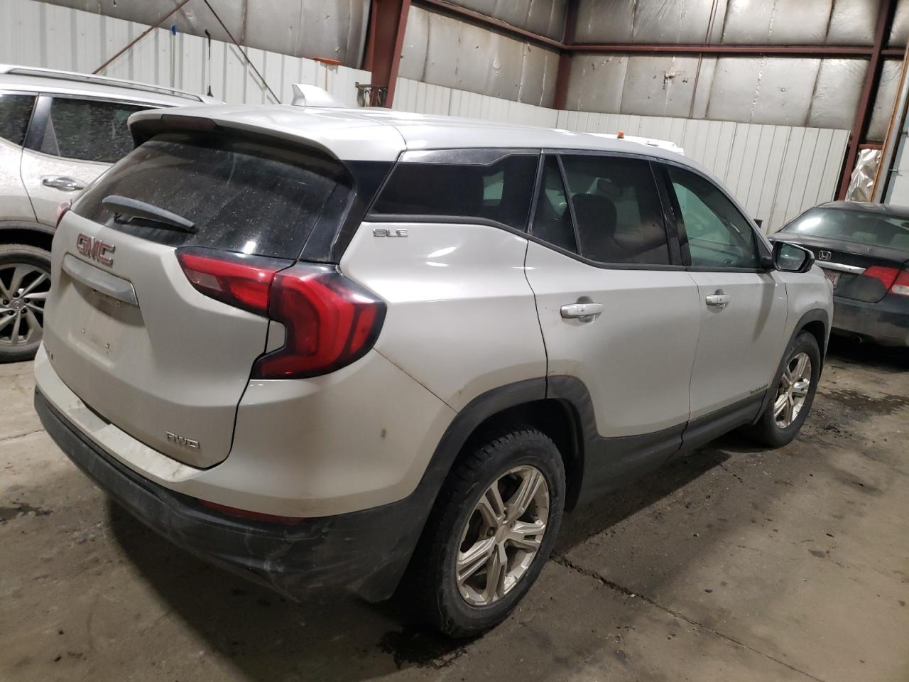 2018 GMC TERRAIN SL - Image 3