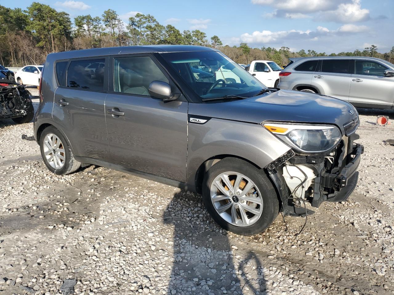 2019 KIA SOUL + - Image 4