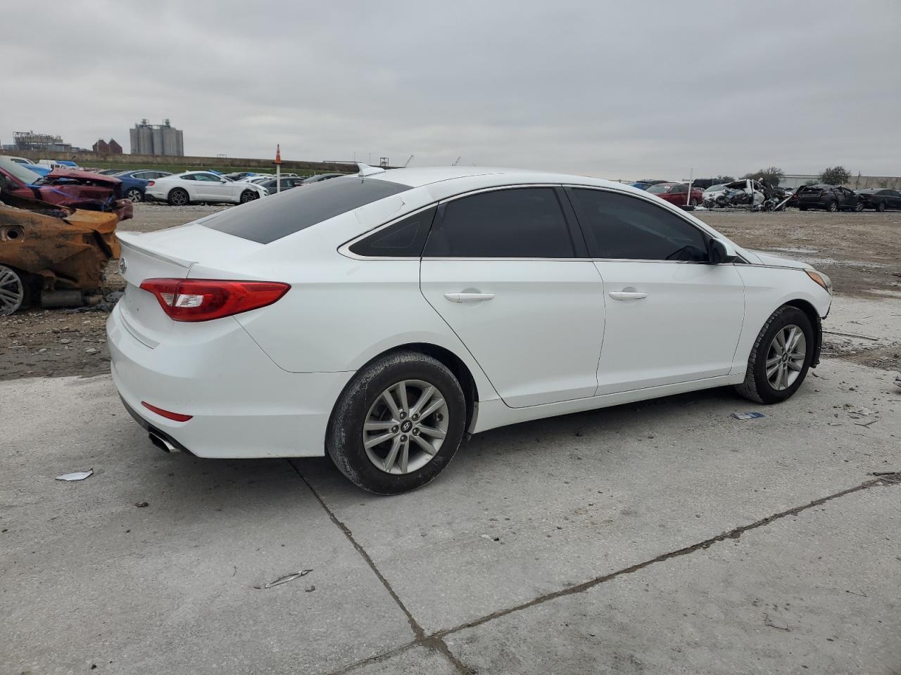 2017 HYUNDAI SONATA SE - Фото 3