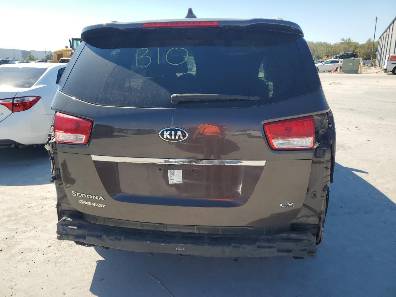 2016 KIA SEDONA LX - Фото 6