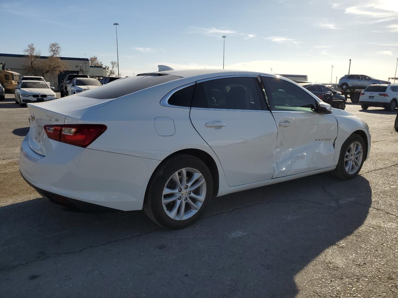 2017 CHEVROLET MALIBU LT - Фото 3