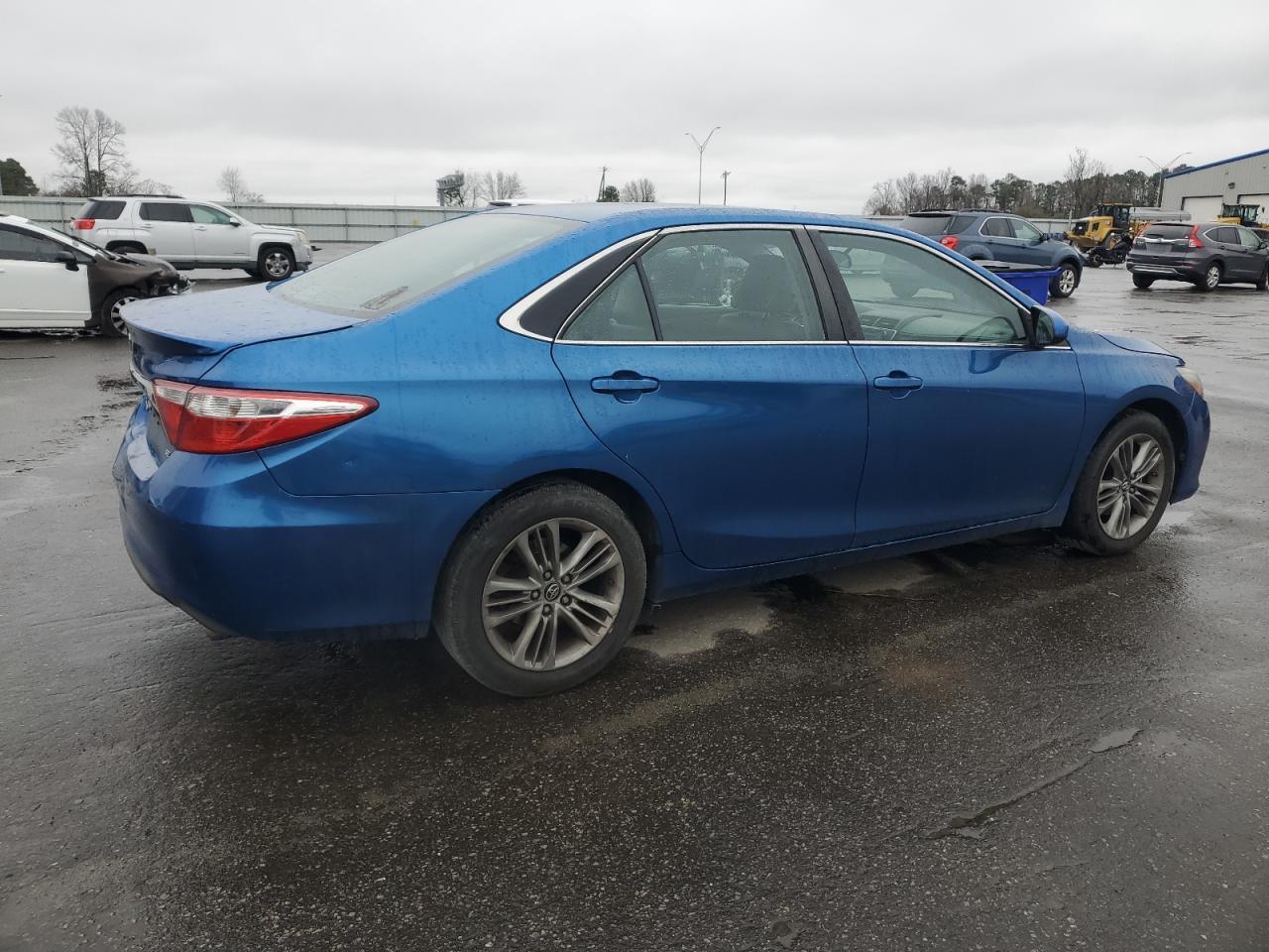 2017 TOYOTA CAMRY LE - Фото 3