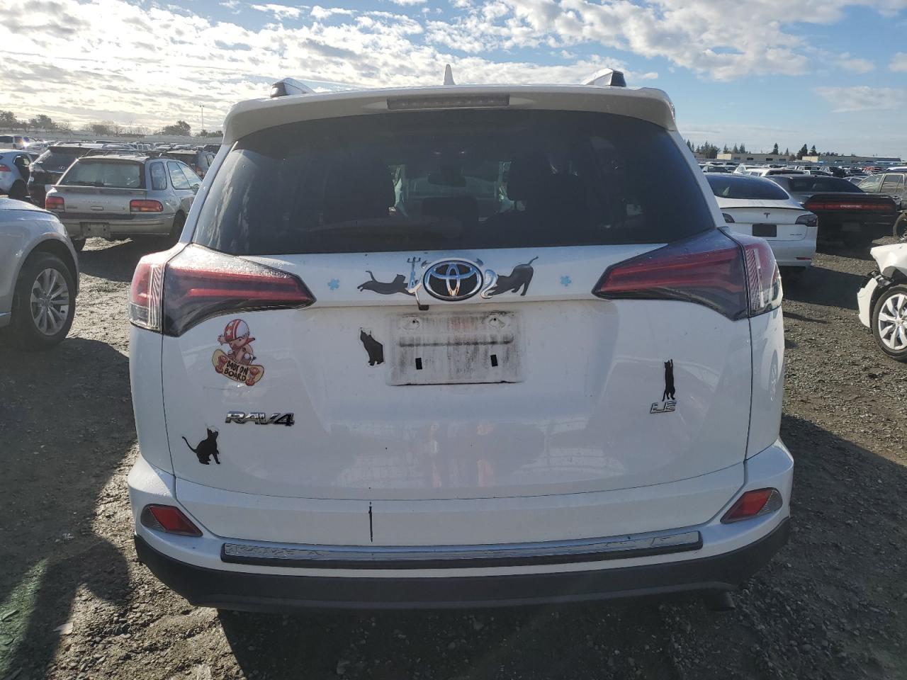 2017 TOYOTA RAV4 LE - Image 6