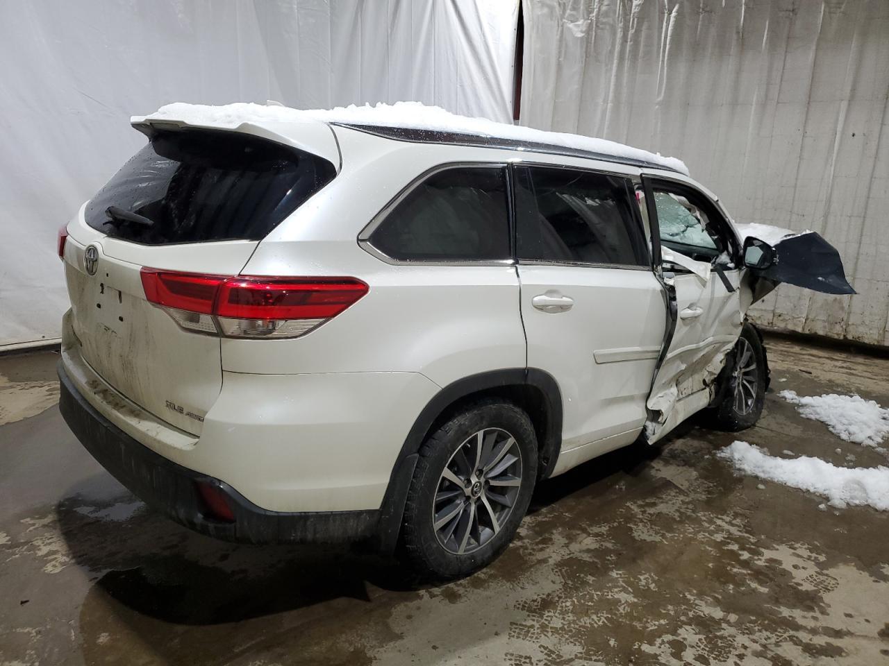 2018 TOYOTA HIGHLANDER - Фото 3