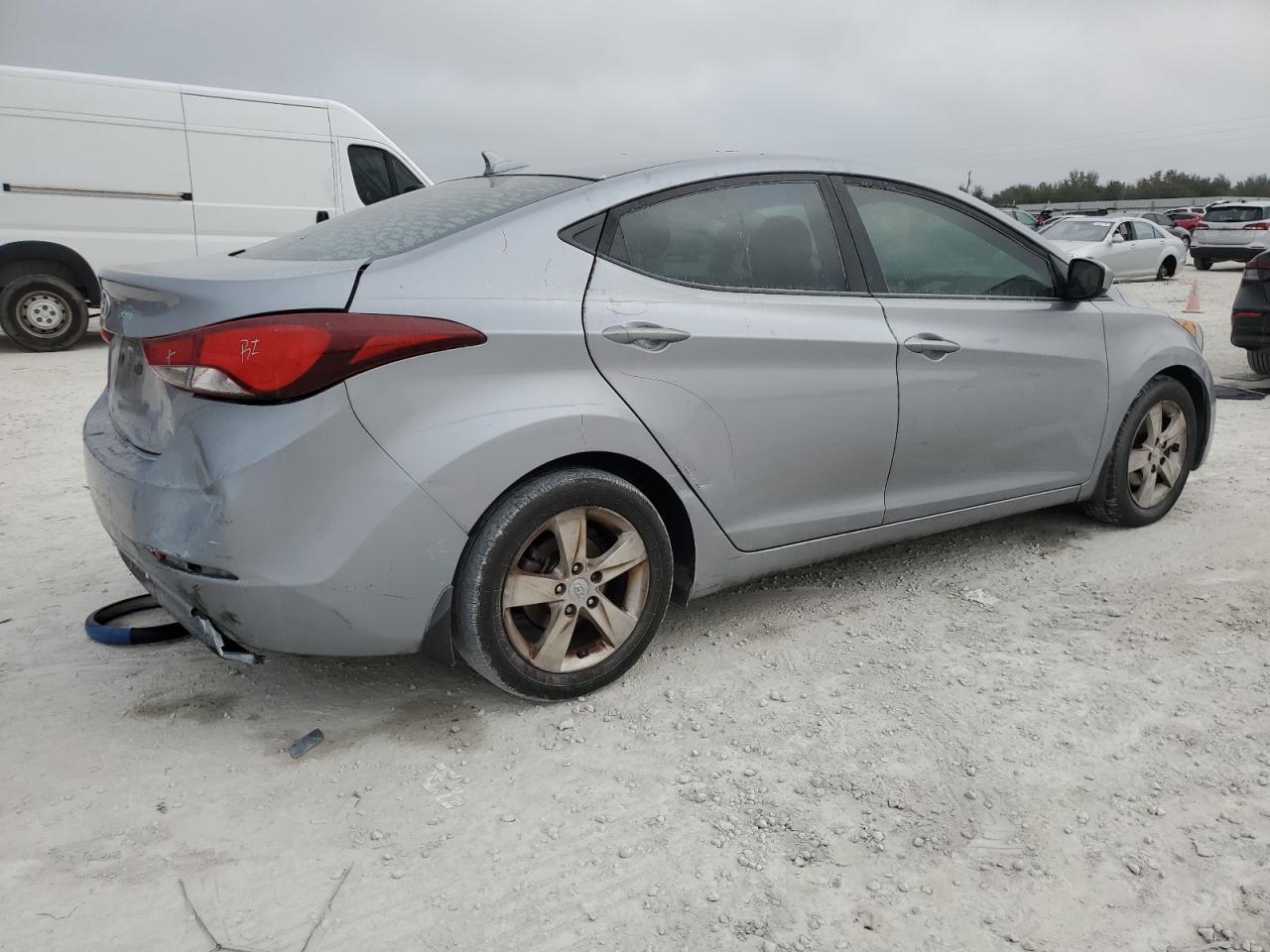 2015 HYUNDAI ELANTRA SE - Фото 3