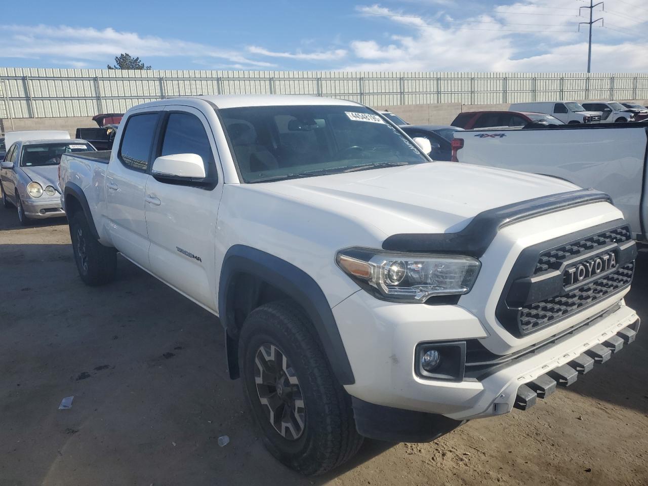 2018 TOYOTA TACOMA DOU - Фото 4
