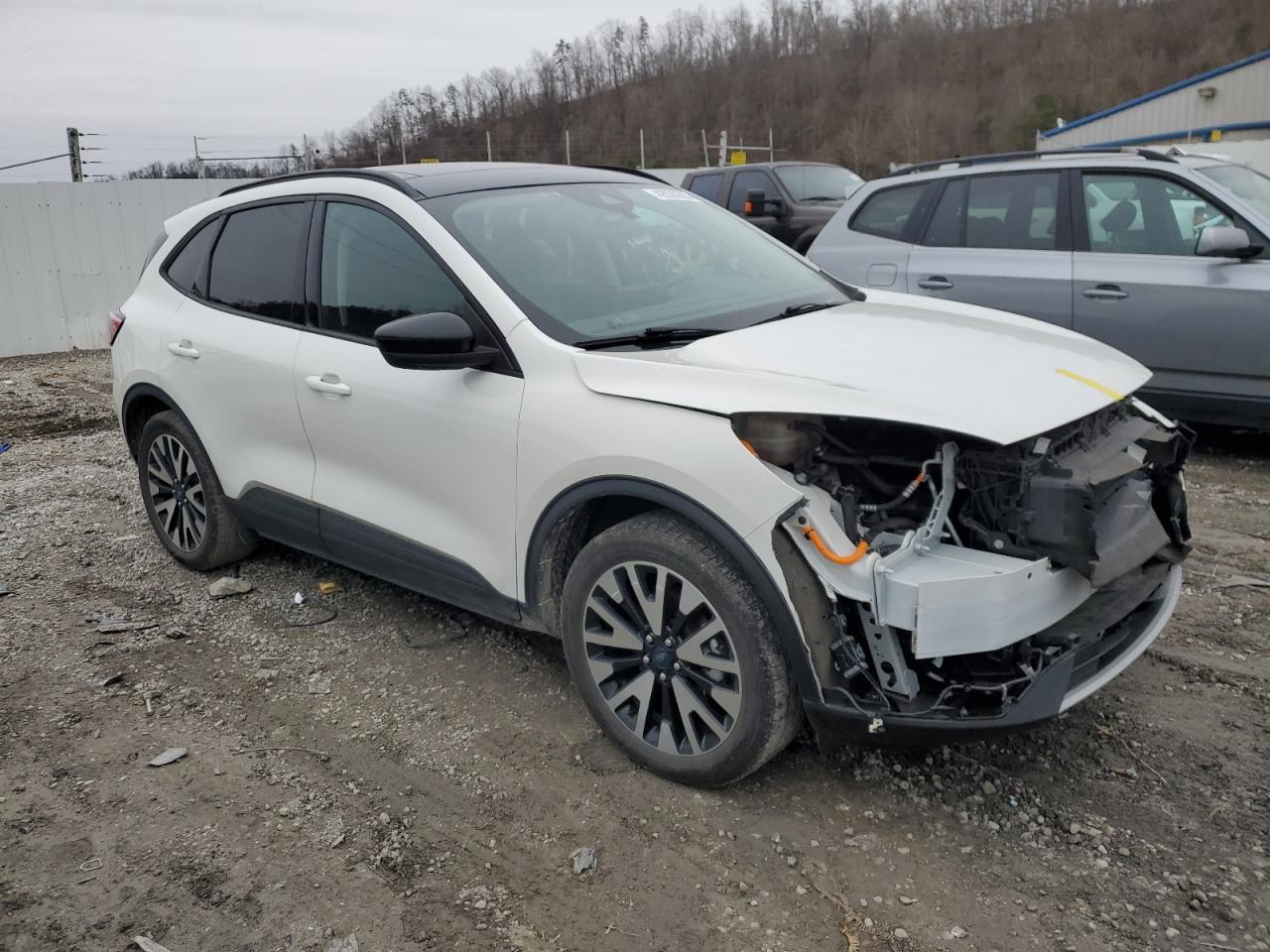 2020 FORD ESCAPE SE - Image 4