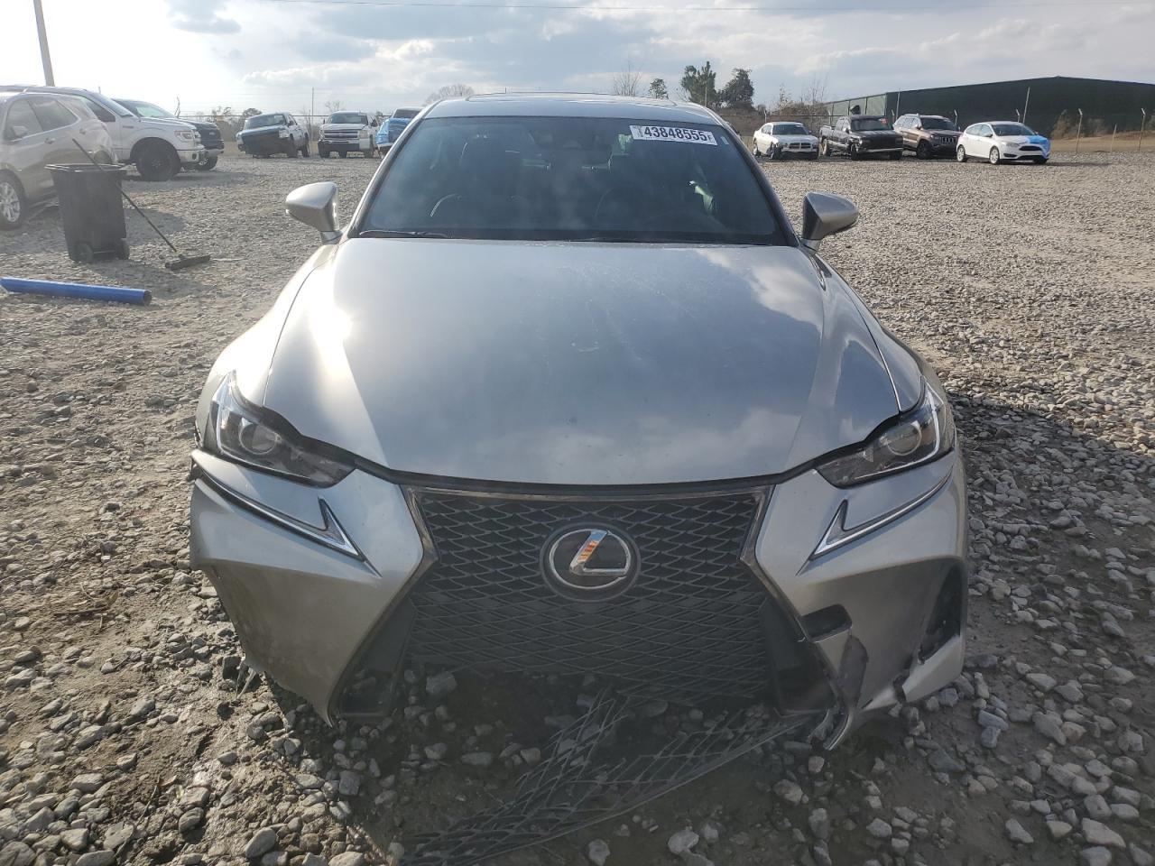 2017 LEXUS IS 200T - Фото 5