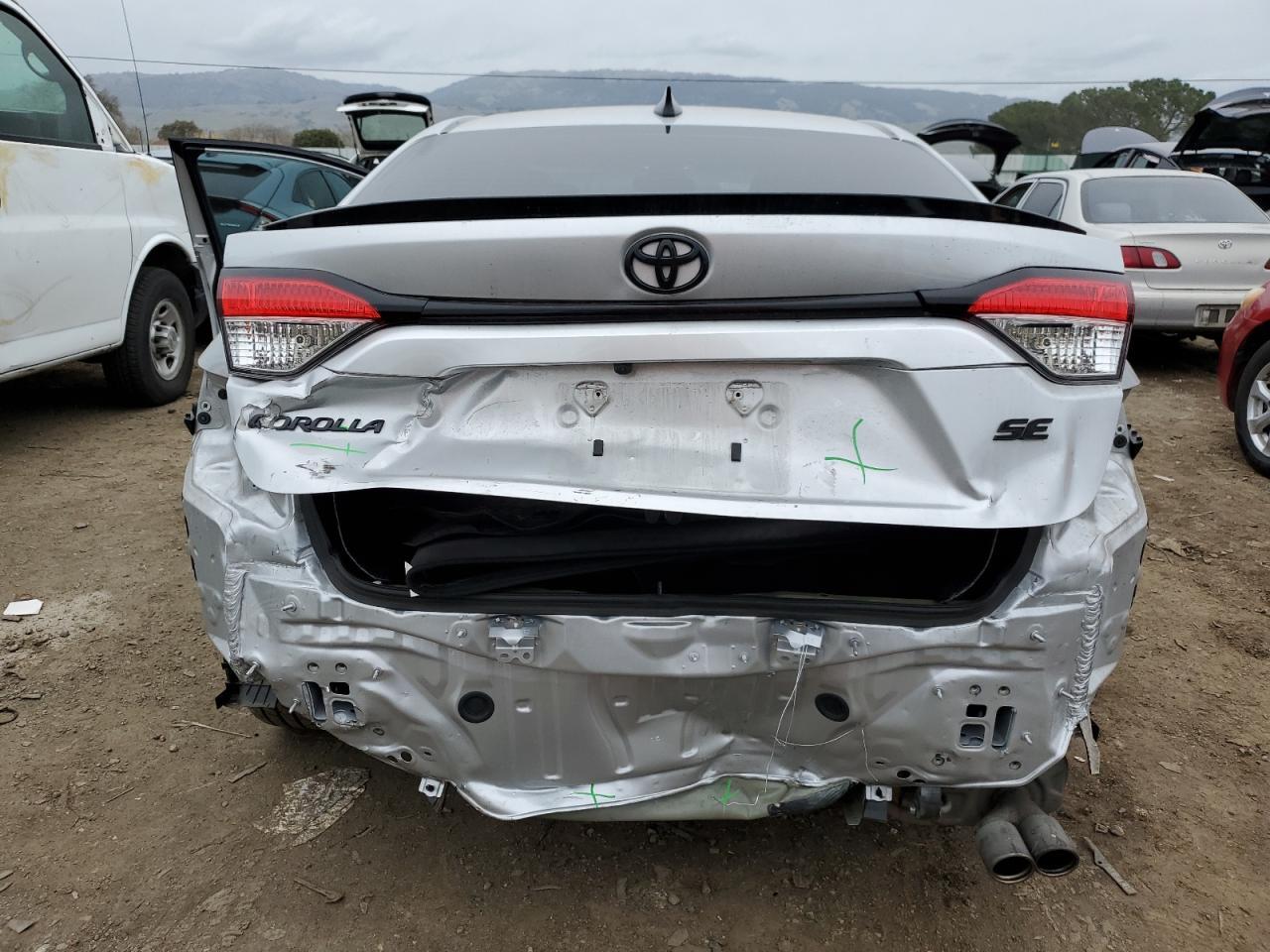 2020 TOYOTA COROLLA SE - Image 6