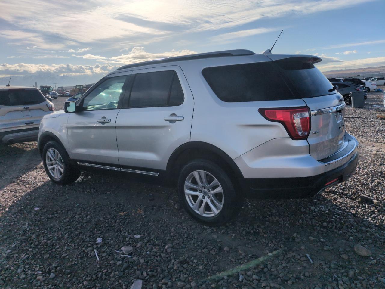2018 FORD EXPLORER X - Фото 2