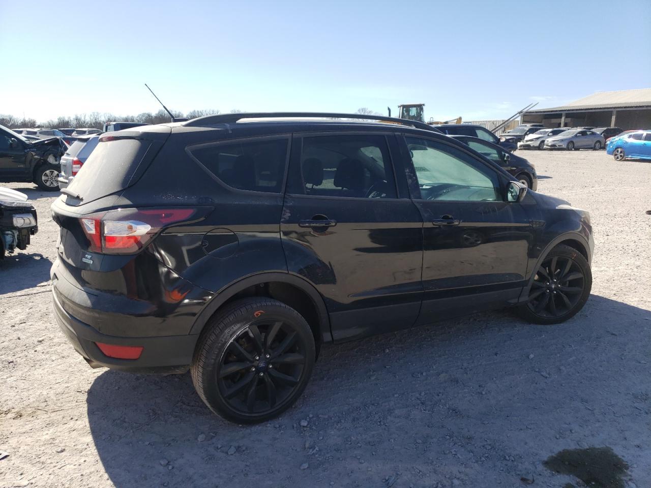 2017 FORD ESCAPE SE - Image 3
